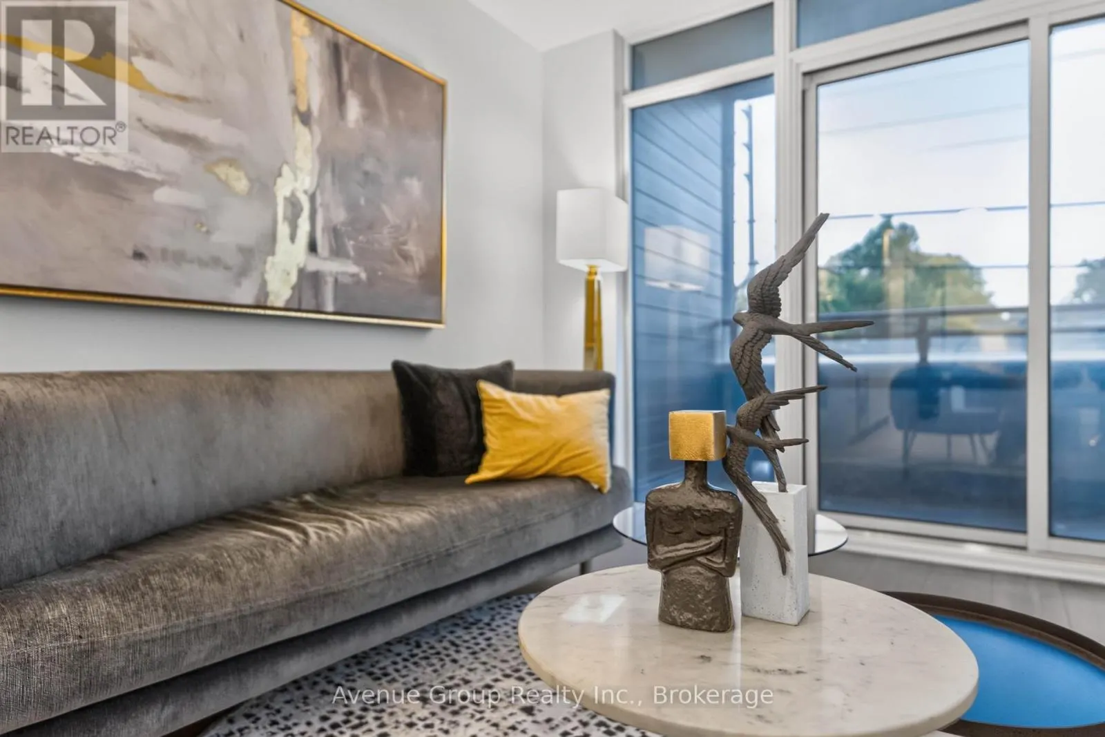 202 - 1285 QUEEN STREET E
