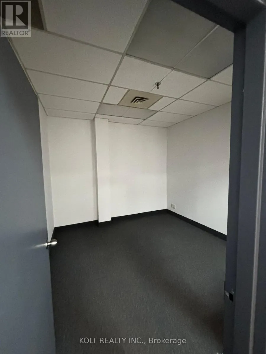 UNIT 6 - 931 PROGRESS AVENUE