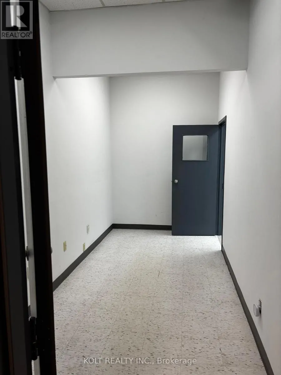UNIT 6 - 931 PROGRESS AVENUE