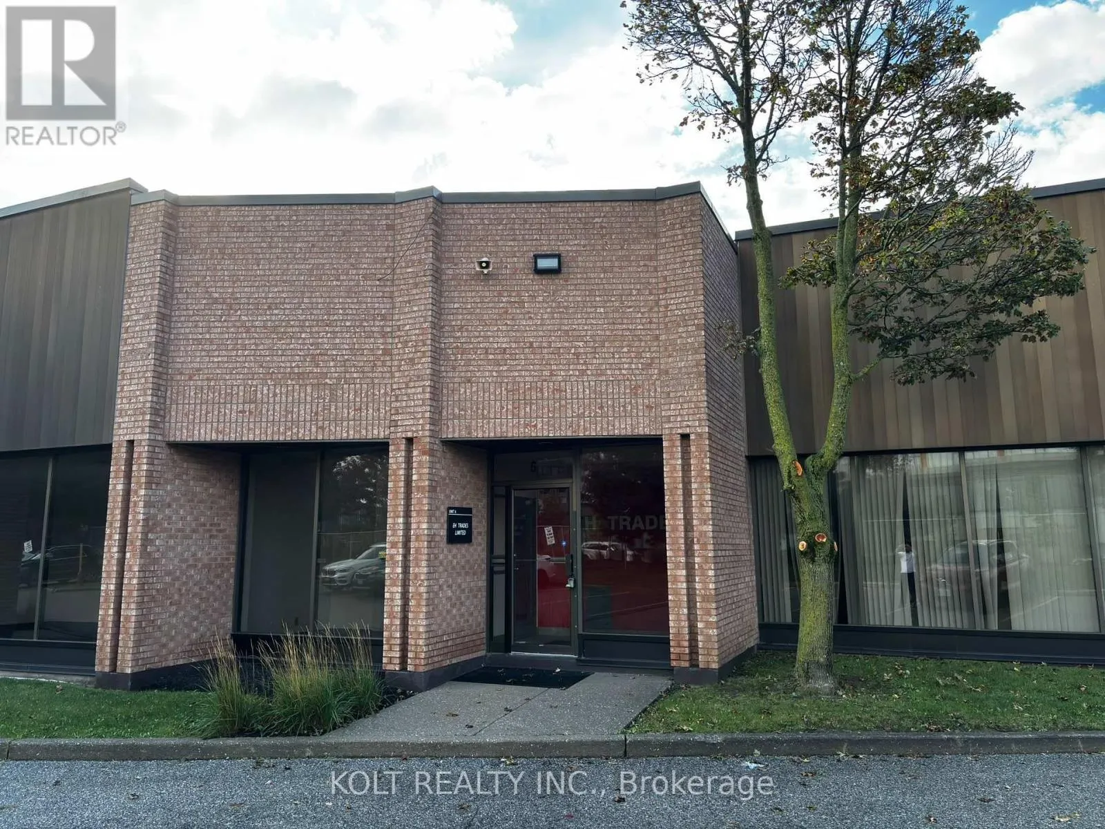 UNIT 6 - 931 PROGRESS AVENUE