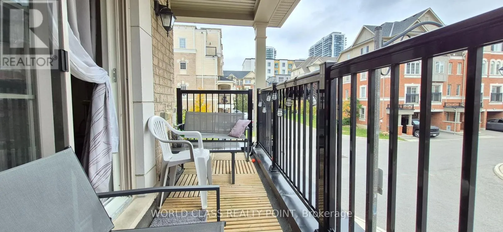 # 222 - 2458 ROSEDROP PATH