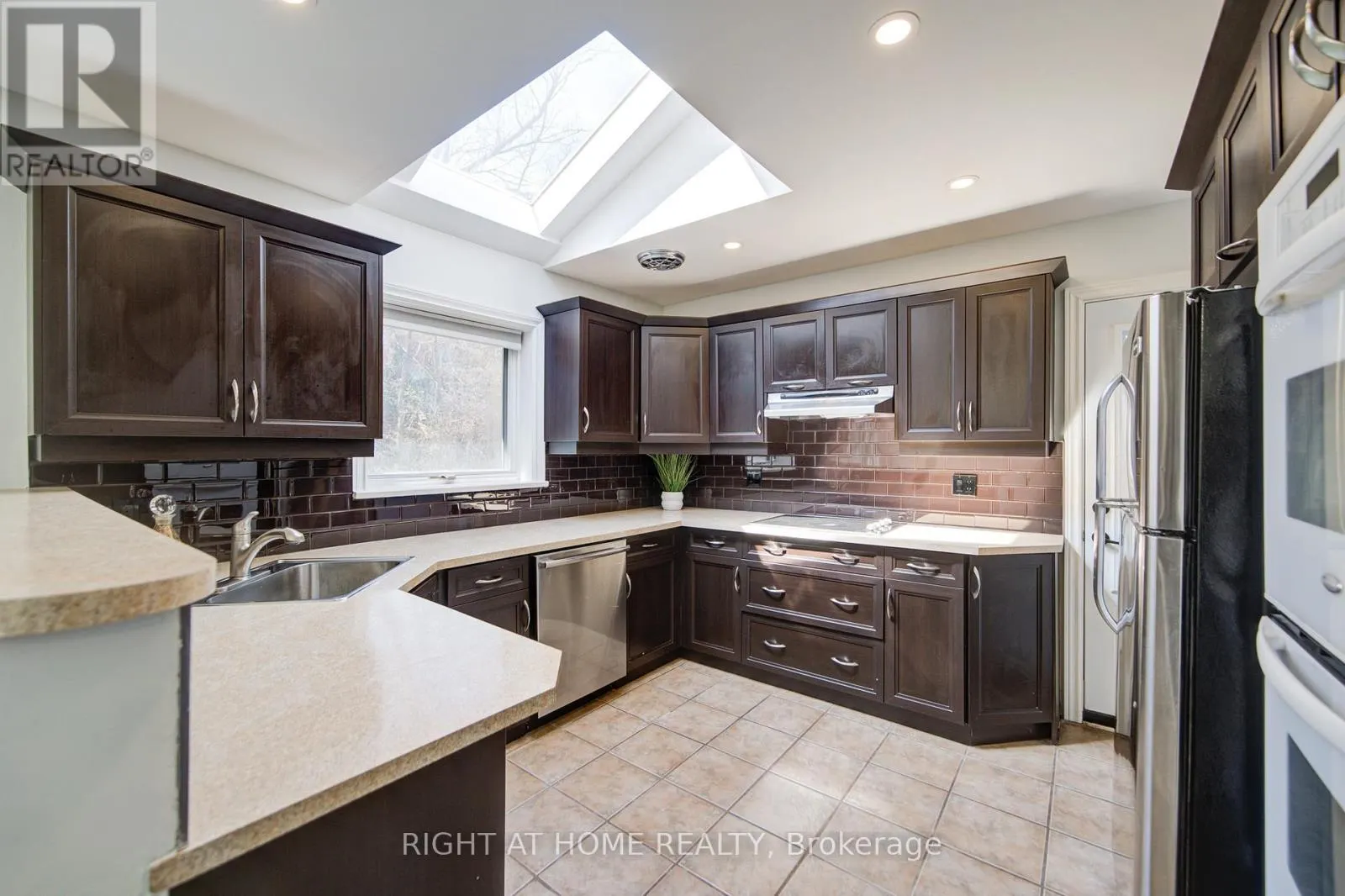 326 JAYBELL GROVE