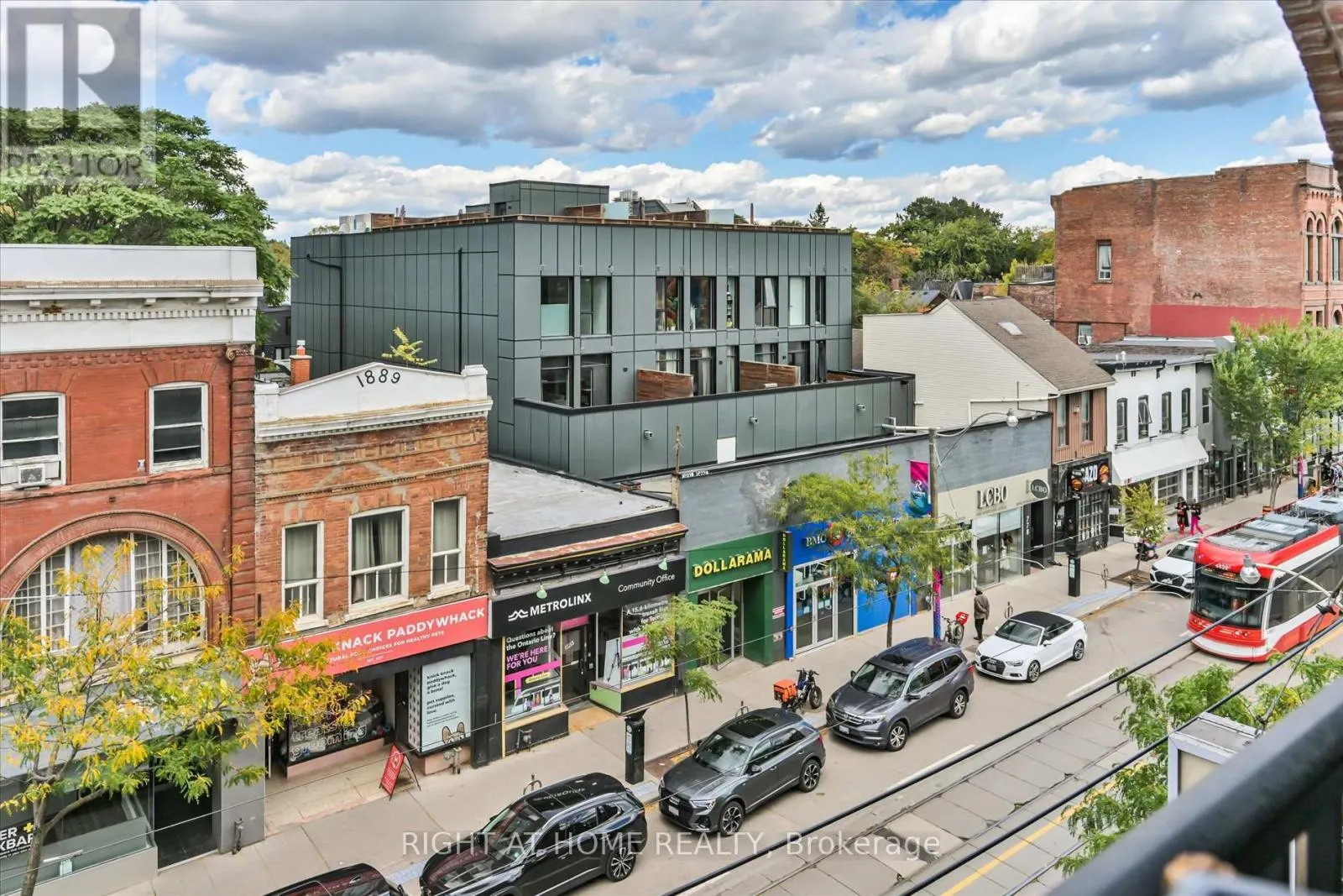 404 - 761 QUEEN STREET E