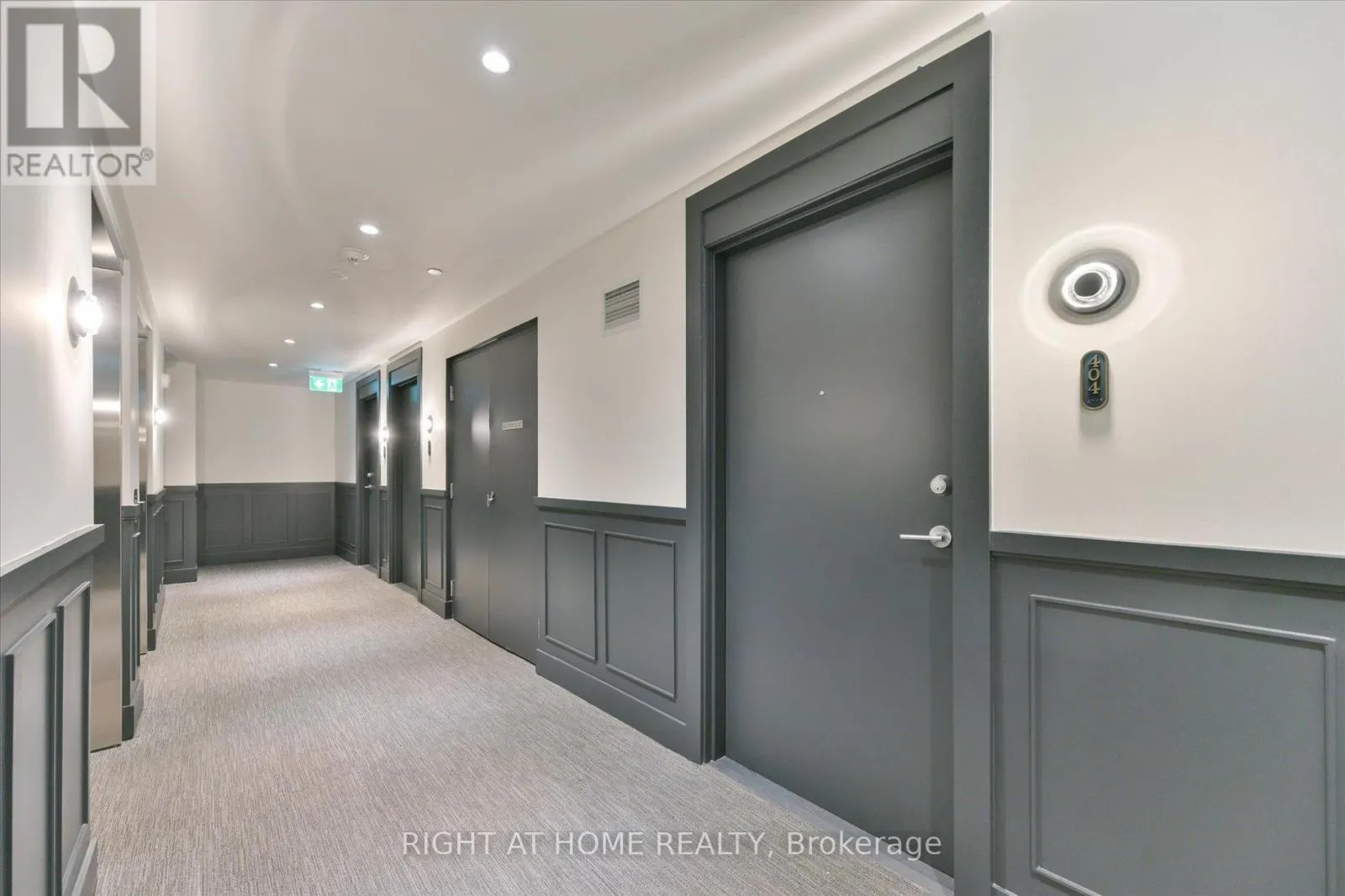 404 - 761 QUEEN STREET E