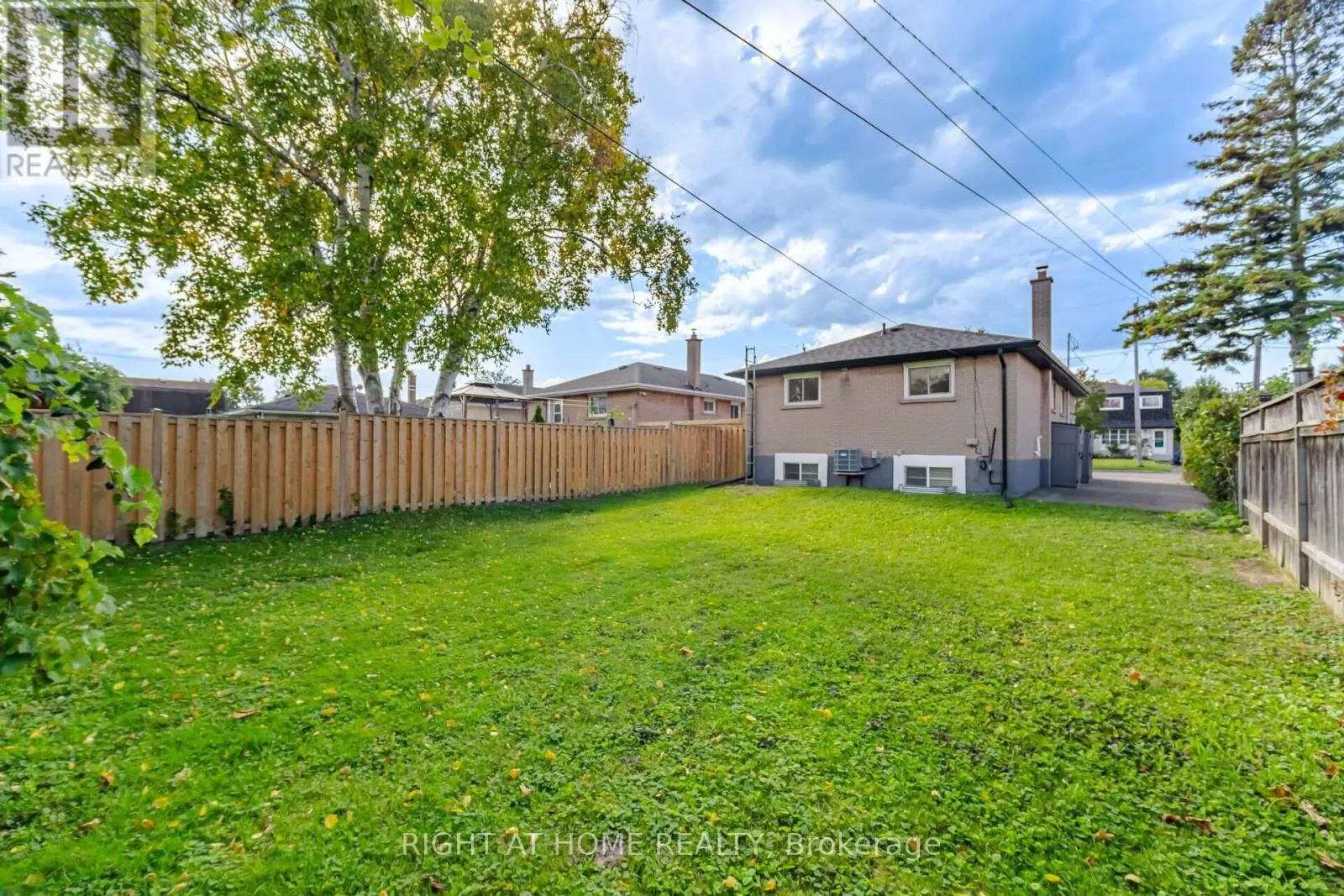 643 PERRY CRESCENT