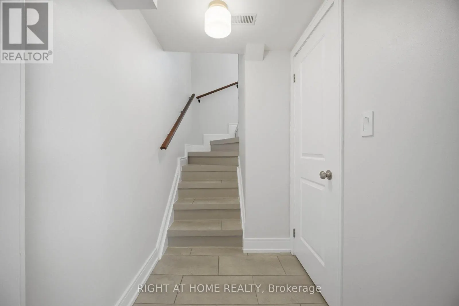 643 PERRY CRESCENT