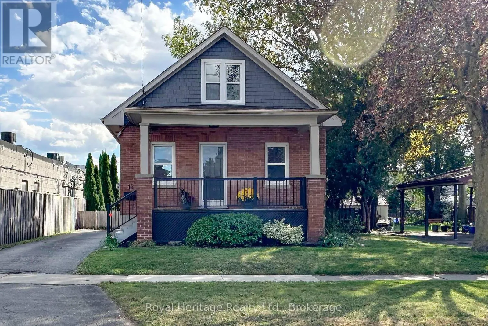 15 RUSSETT AVENUE