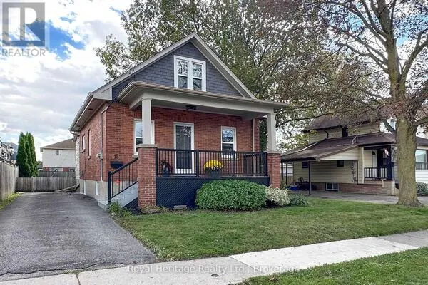 15 RUSSETT AVENUE