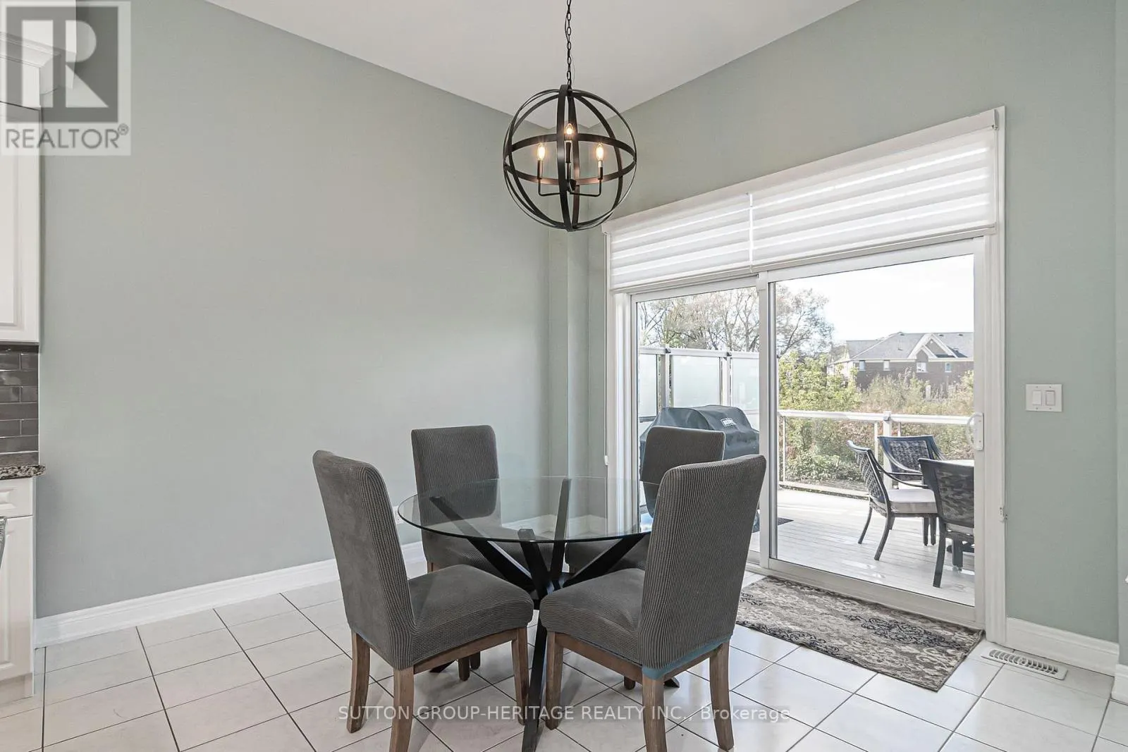 10 BEAVERDAMS DRIVE