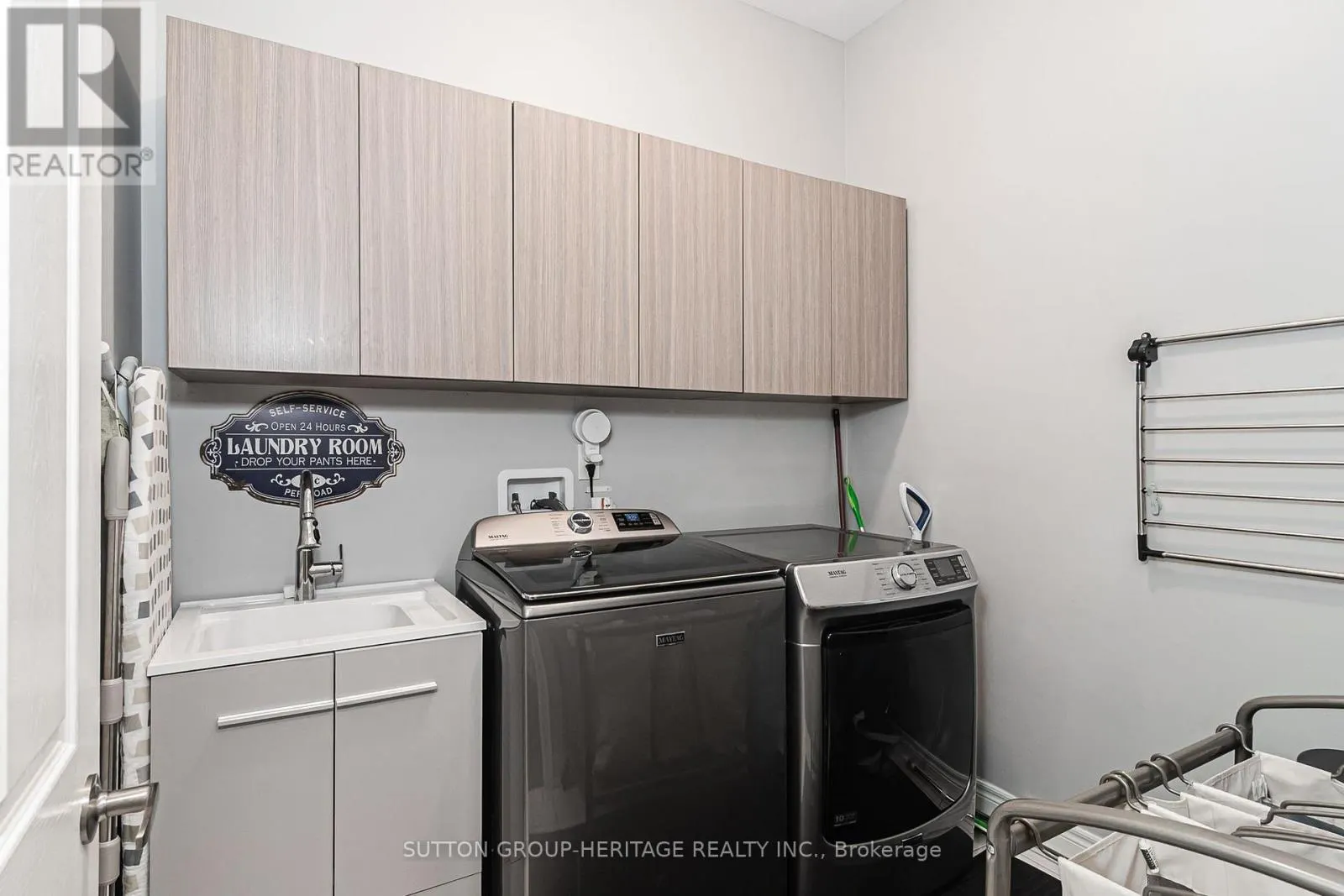 10 BEAVERDAMS DRIVE