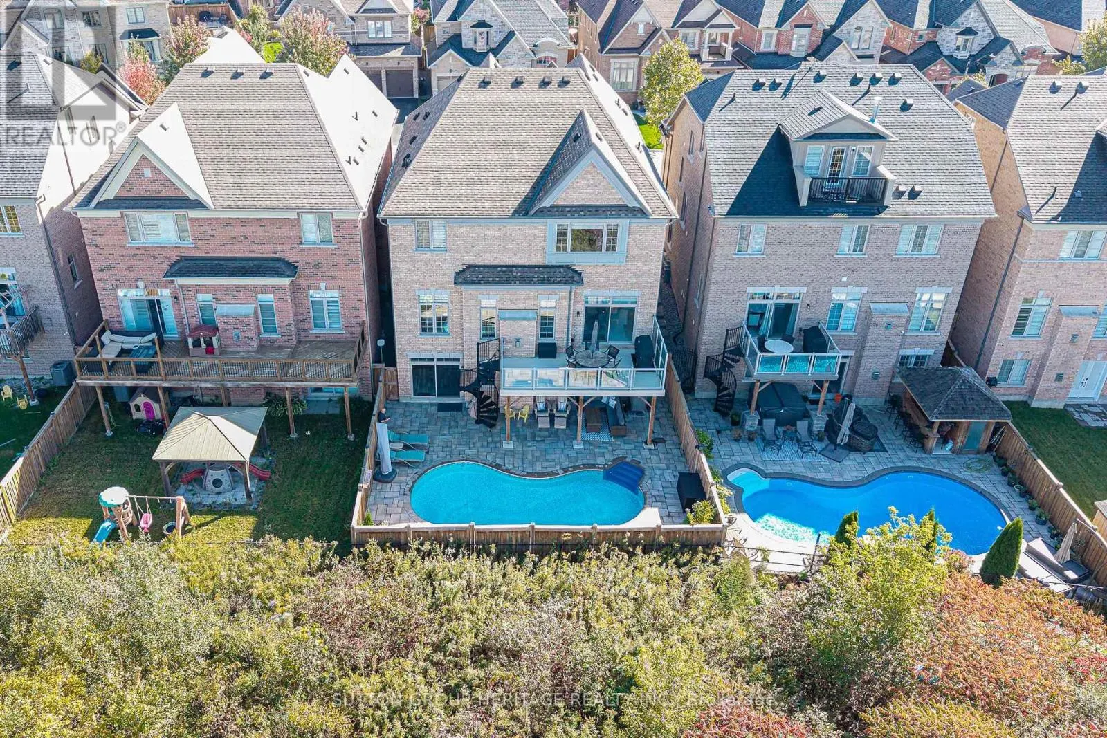 10 BEAVERDAMS DRIVE