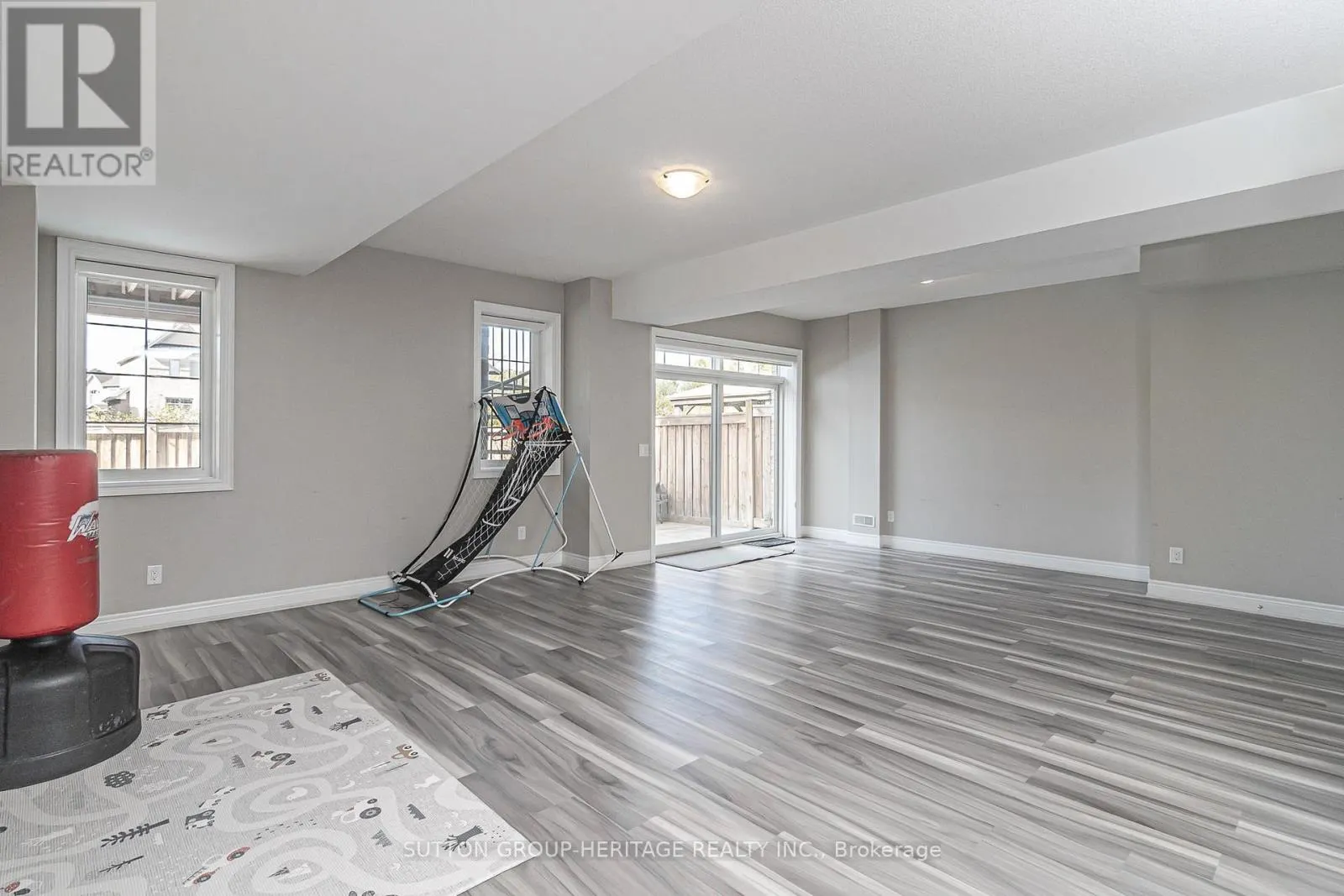 10 BEAVERDAMS DRIVE