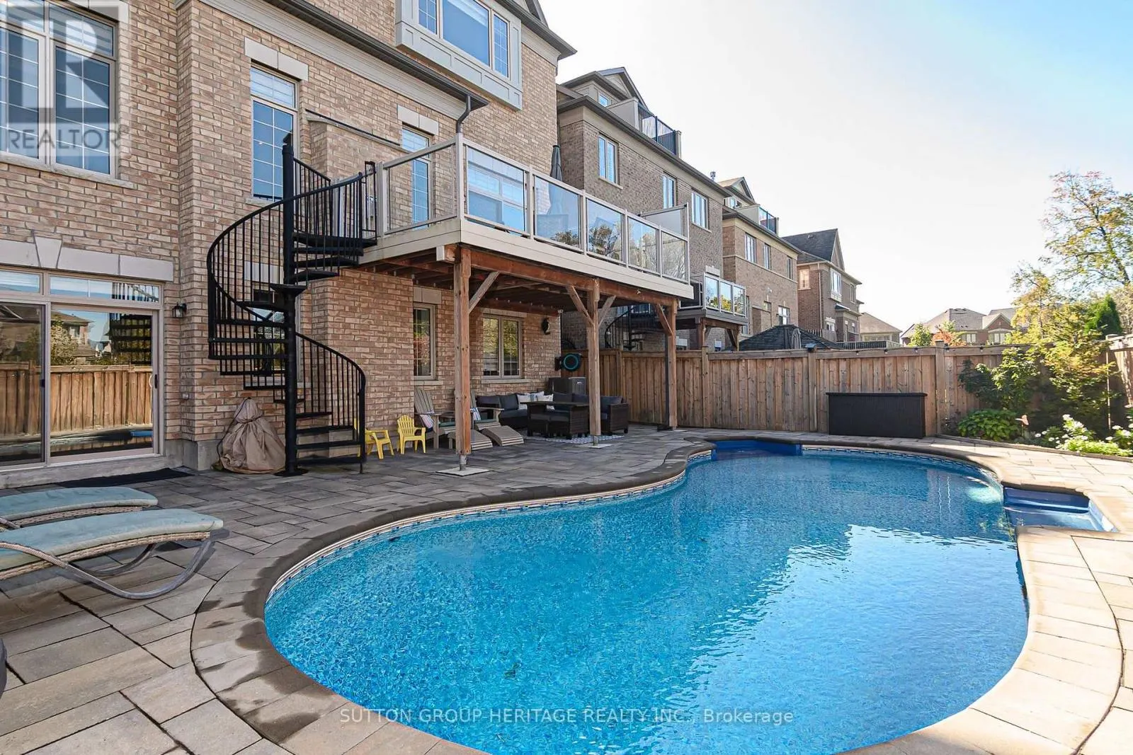 10 BEAVERDAMS DRIVE