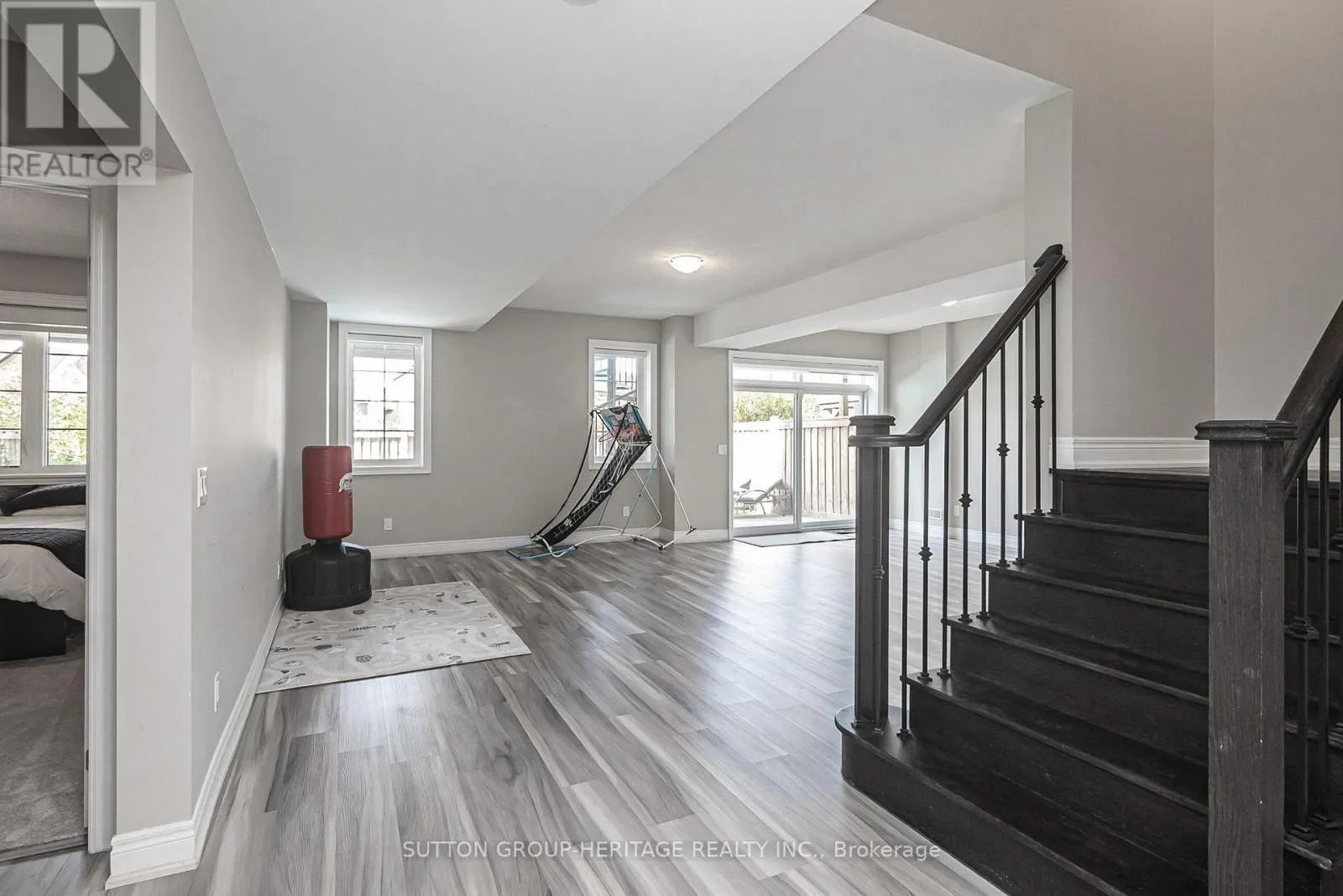 10 BEAVERDAMS DRIVE