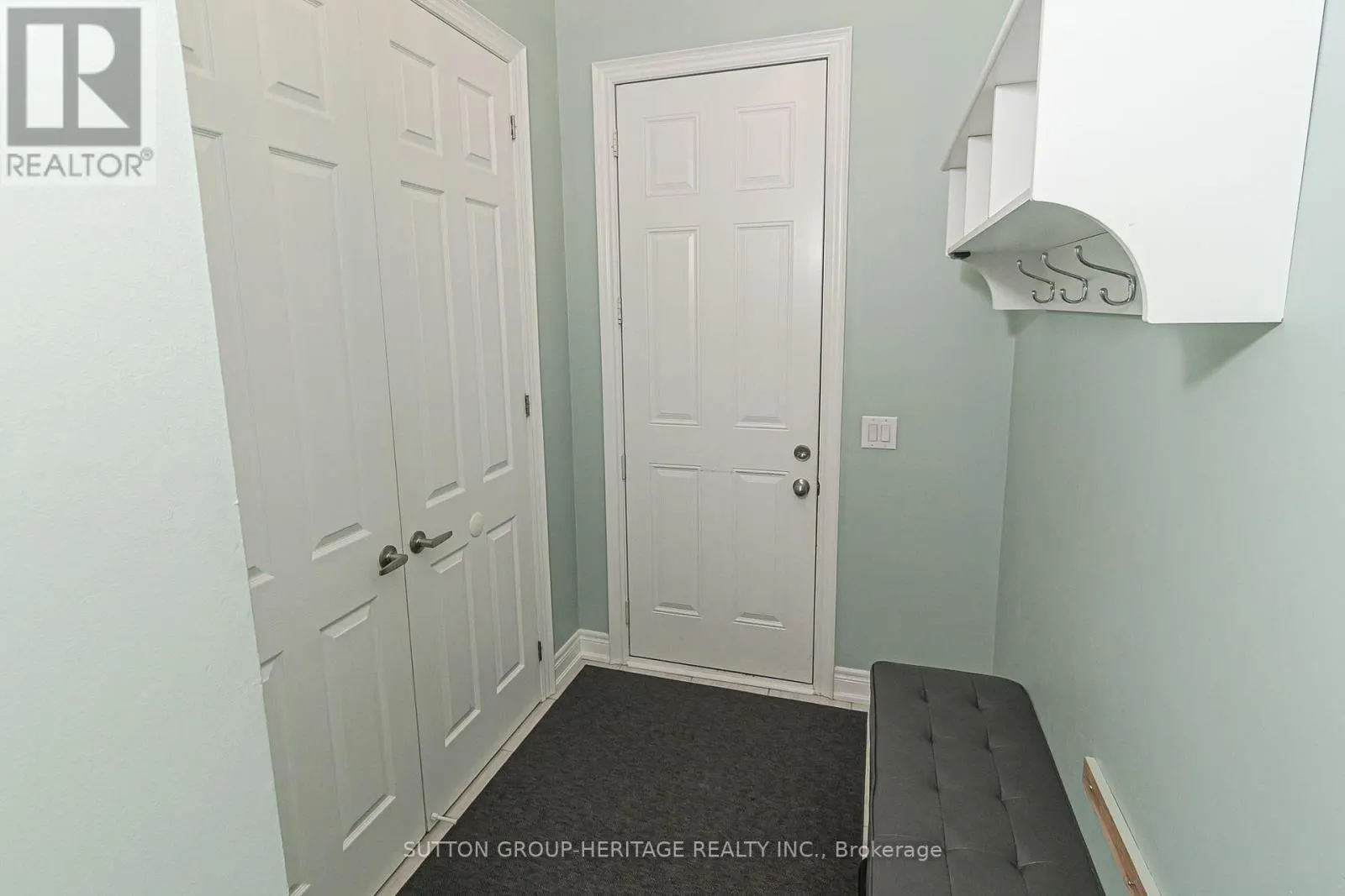 10 BEAVERDAMS DRIVE