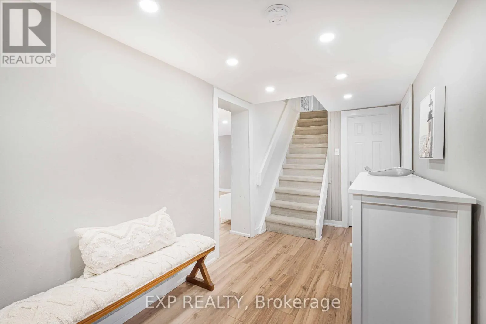 308 KING STREET E