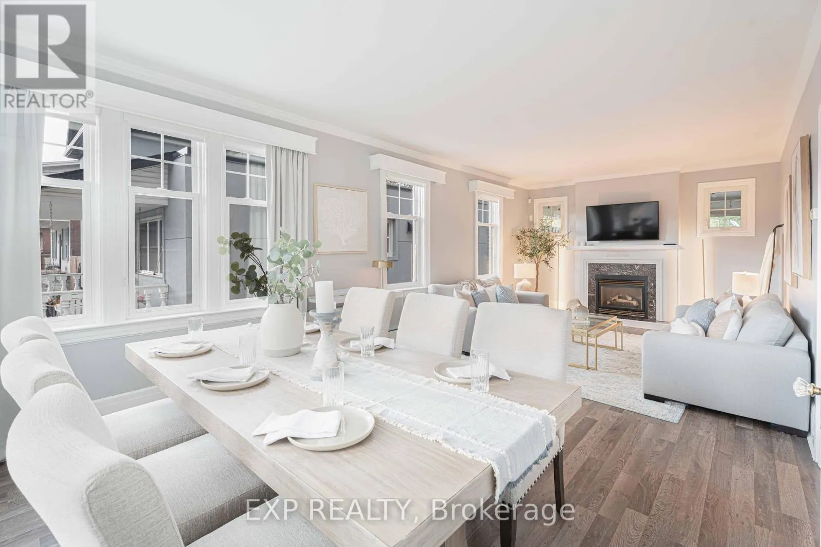 308 KING STREET E