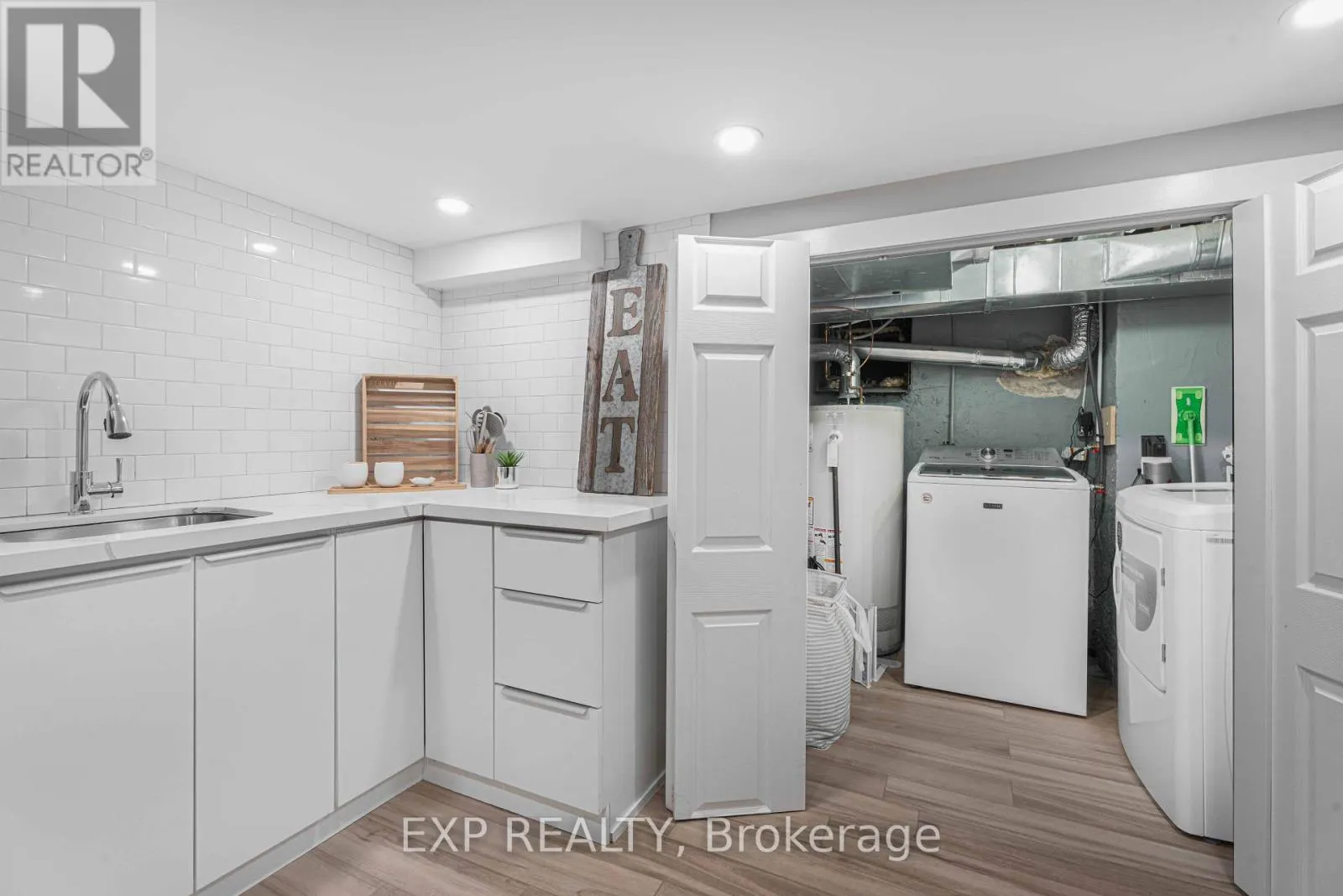 308 KING STREET E