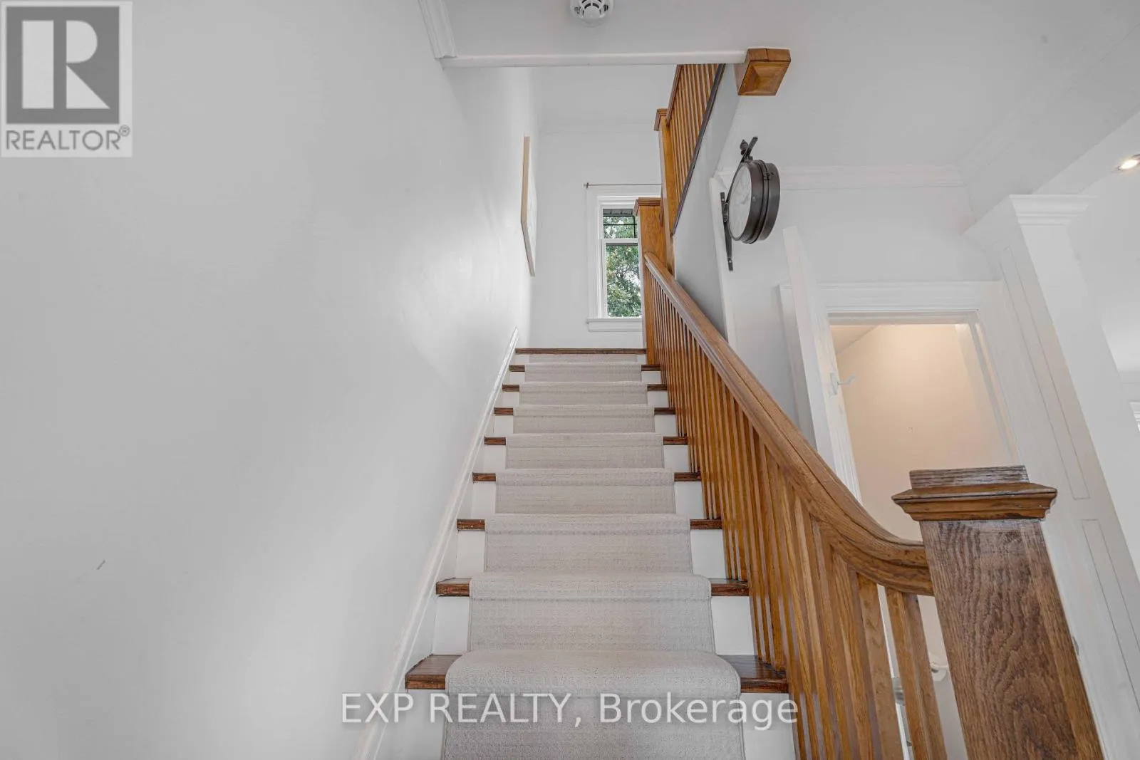 308 KING STREET E