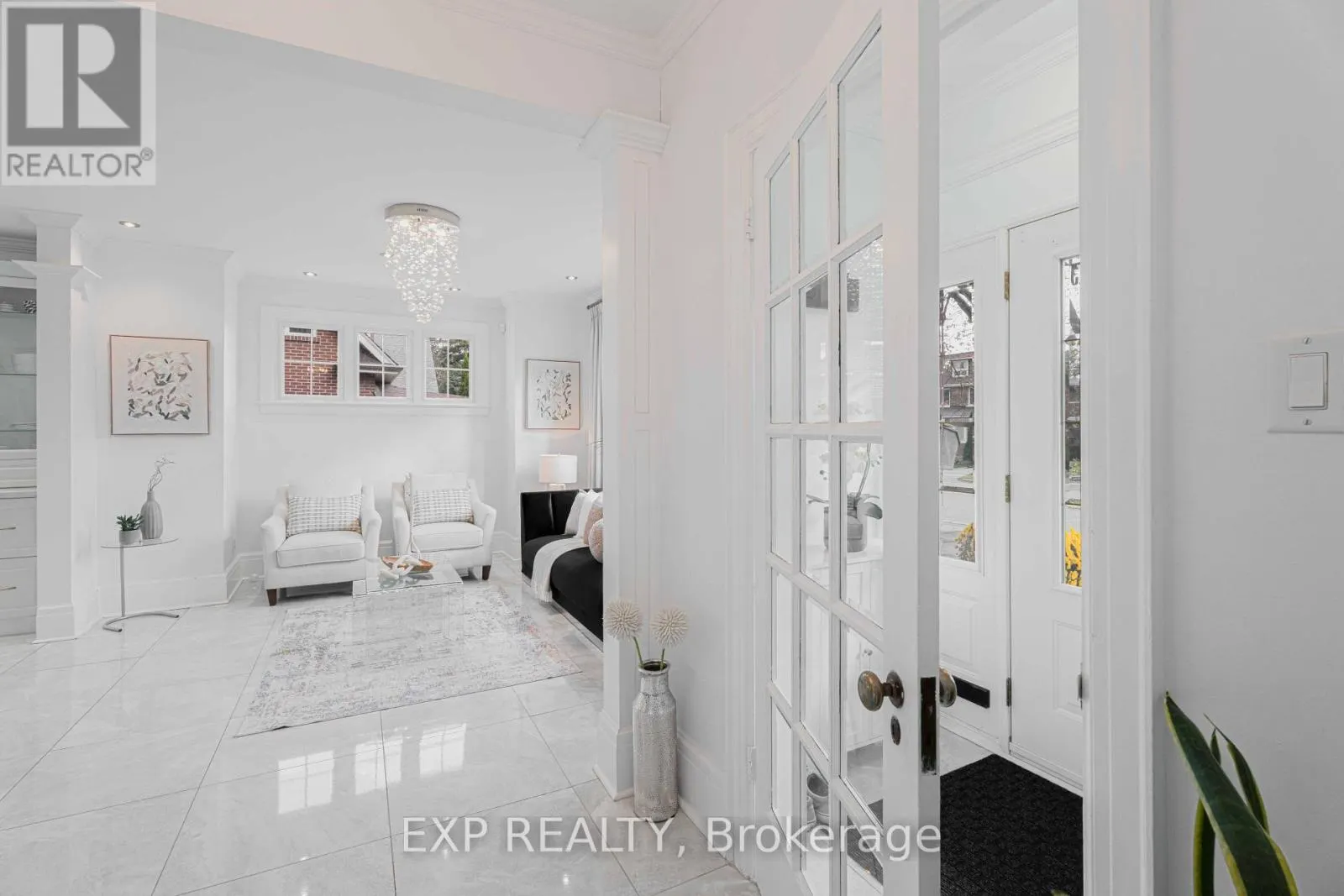 308 KING STREET E