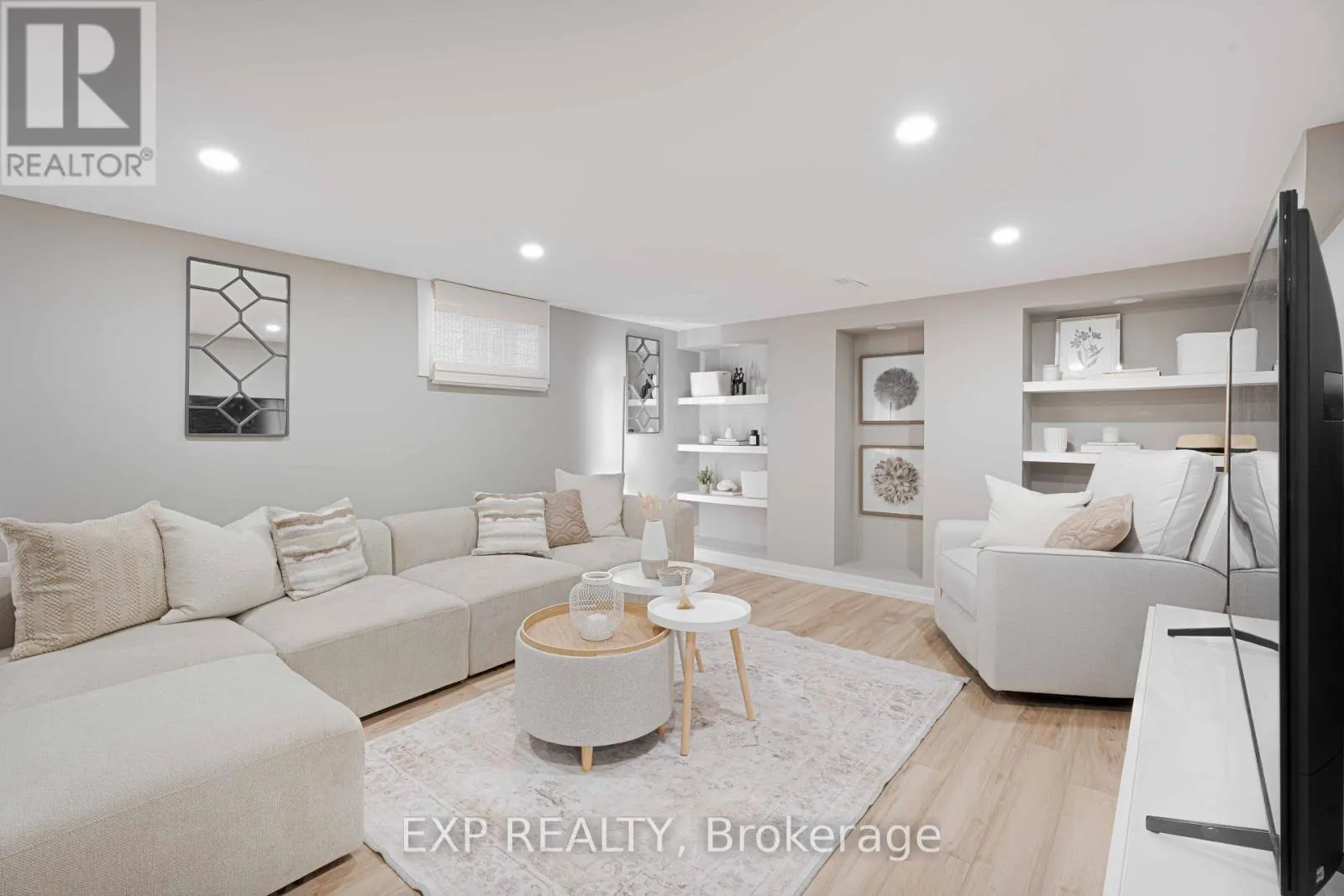 308 KING STREET E