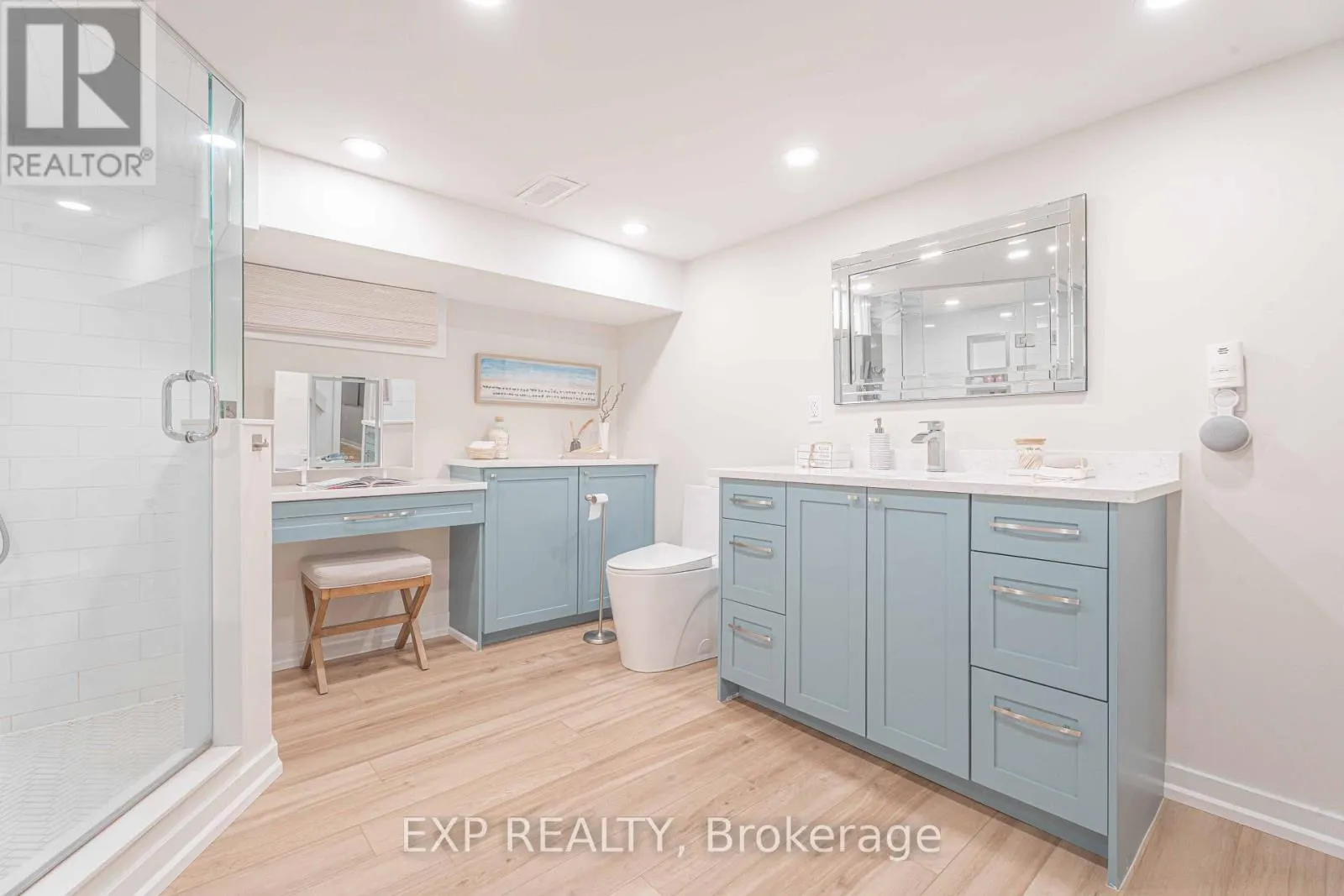 308 KING STREET E