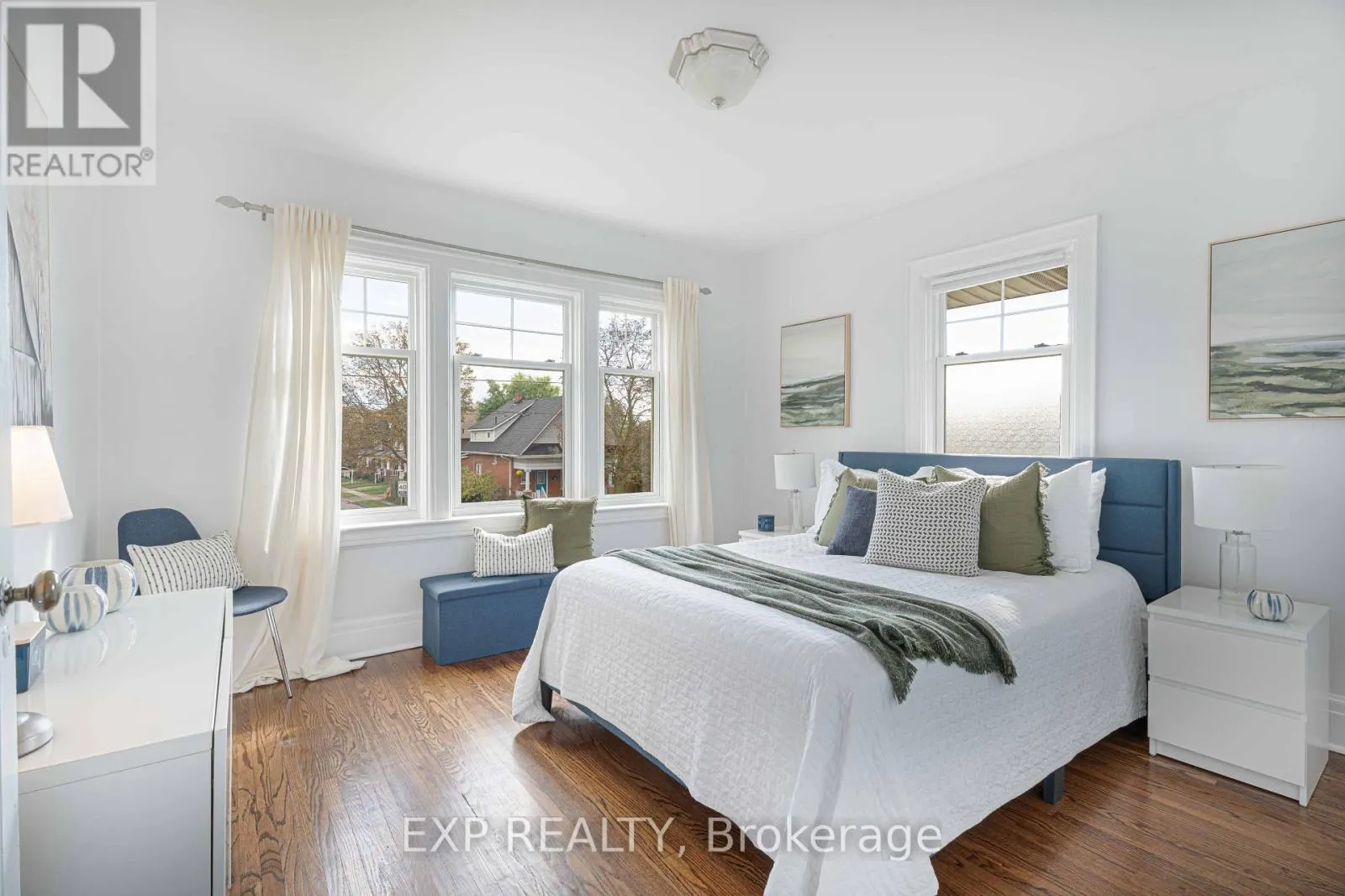 308 KING STREET E