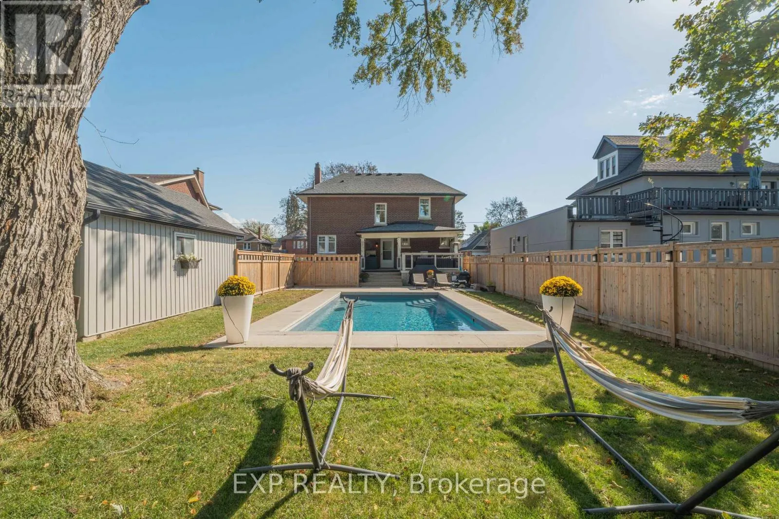 308 KING STREET E
