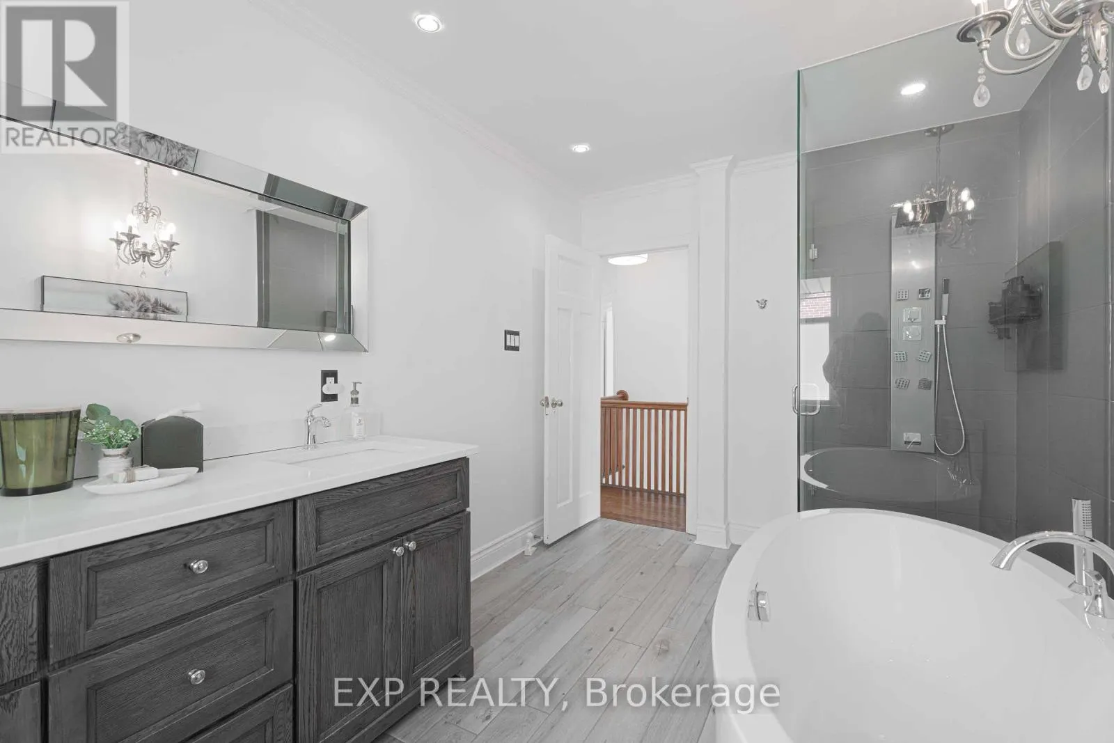 308 KING STREET E