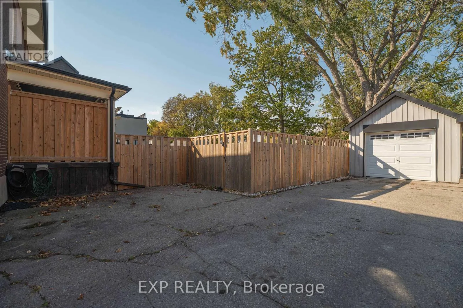 308 KING STREET E