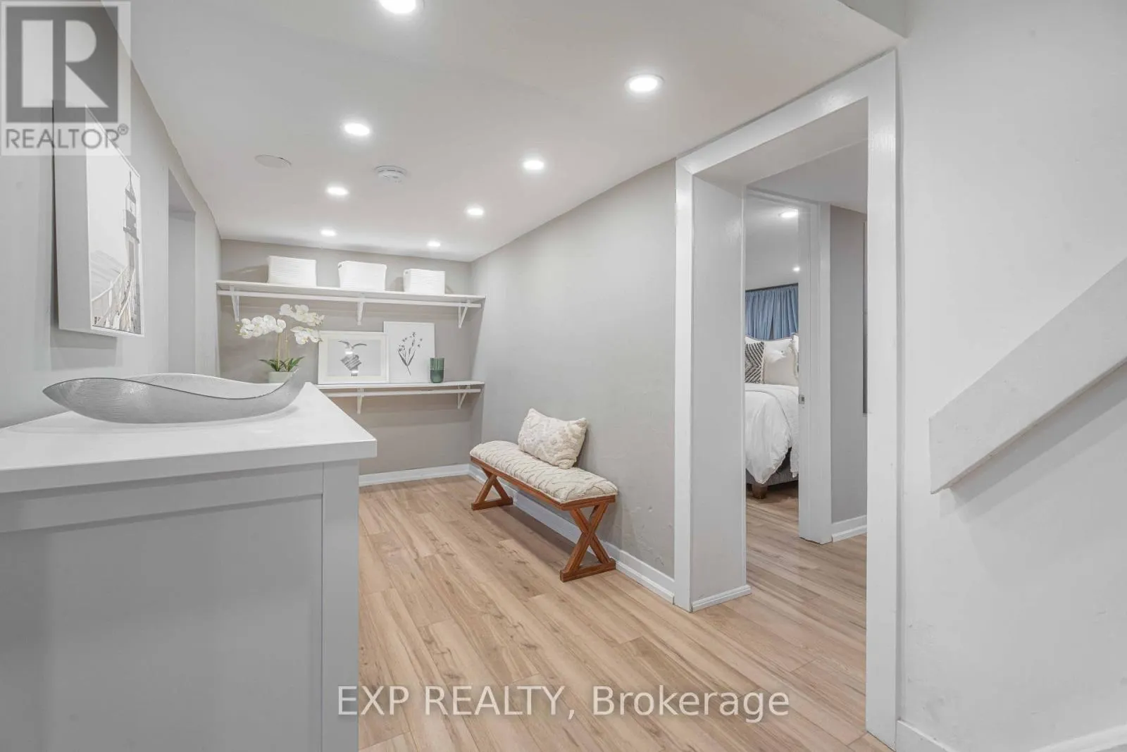 308 KING STREET E