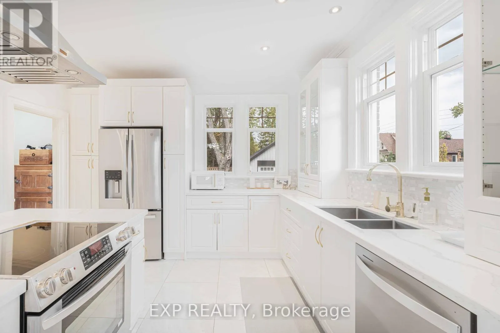 308 KING STREET E
