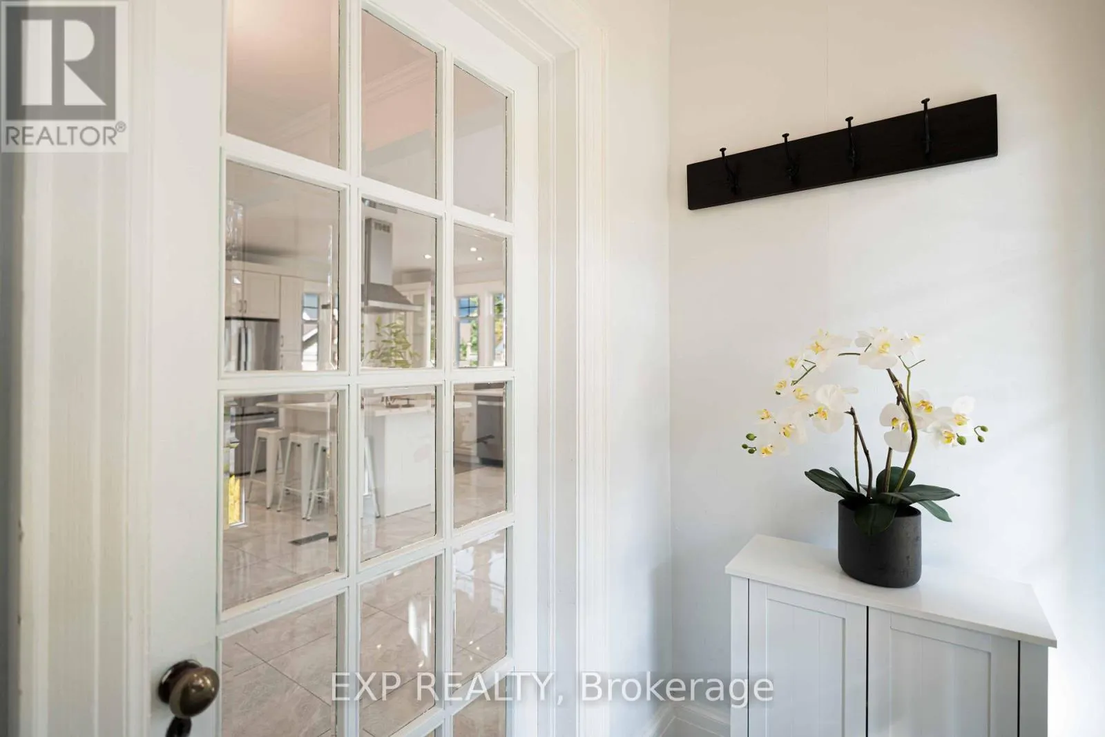 308 KING STREET E