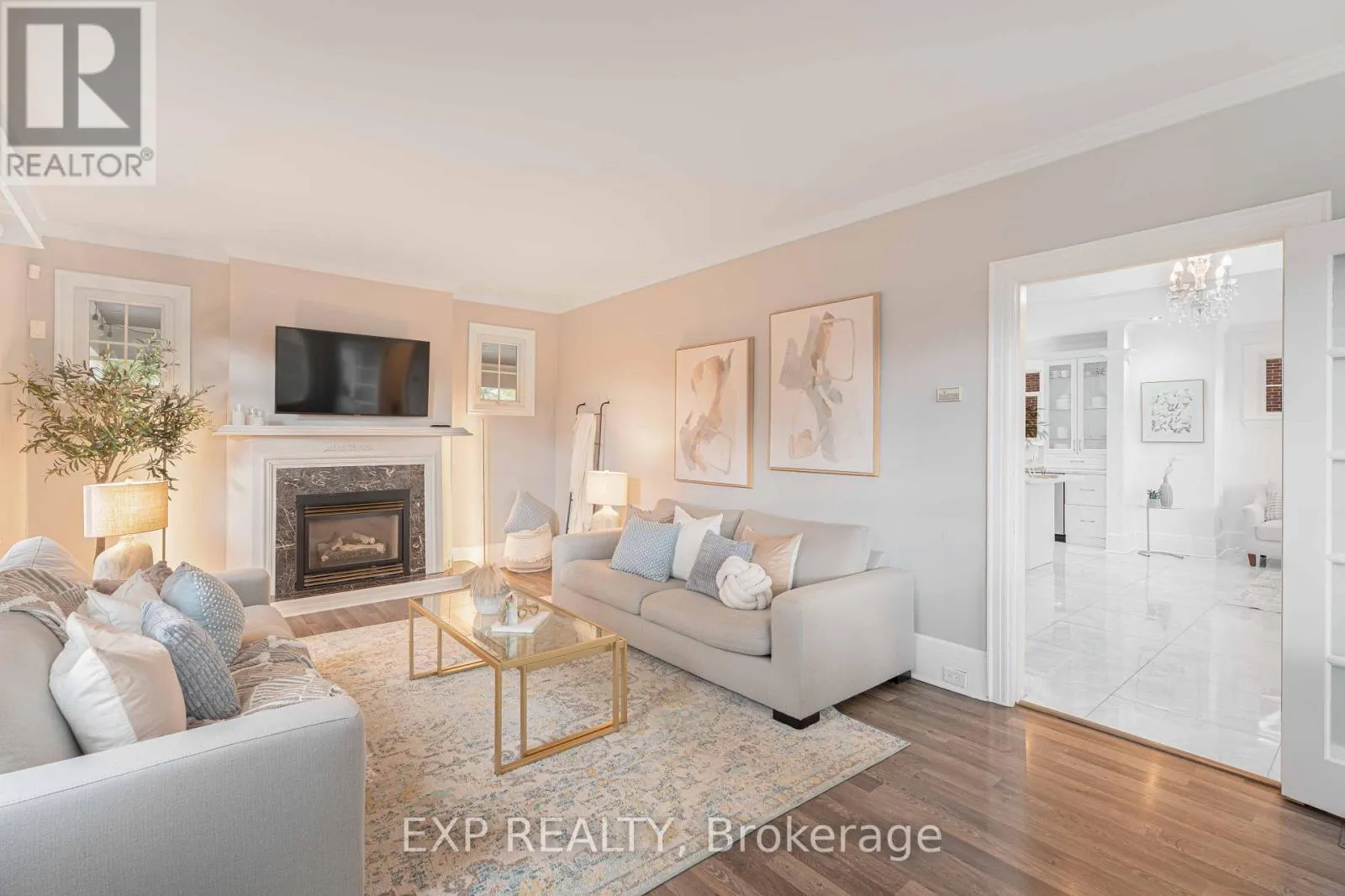 308 KING STREET E