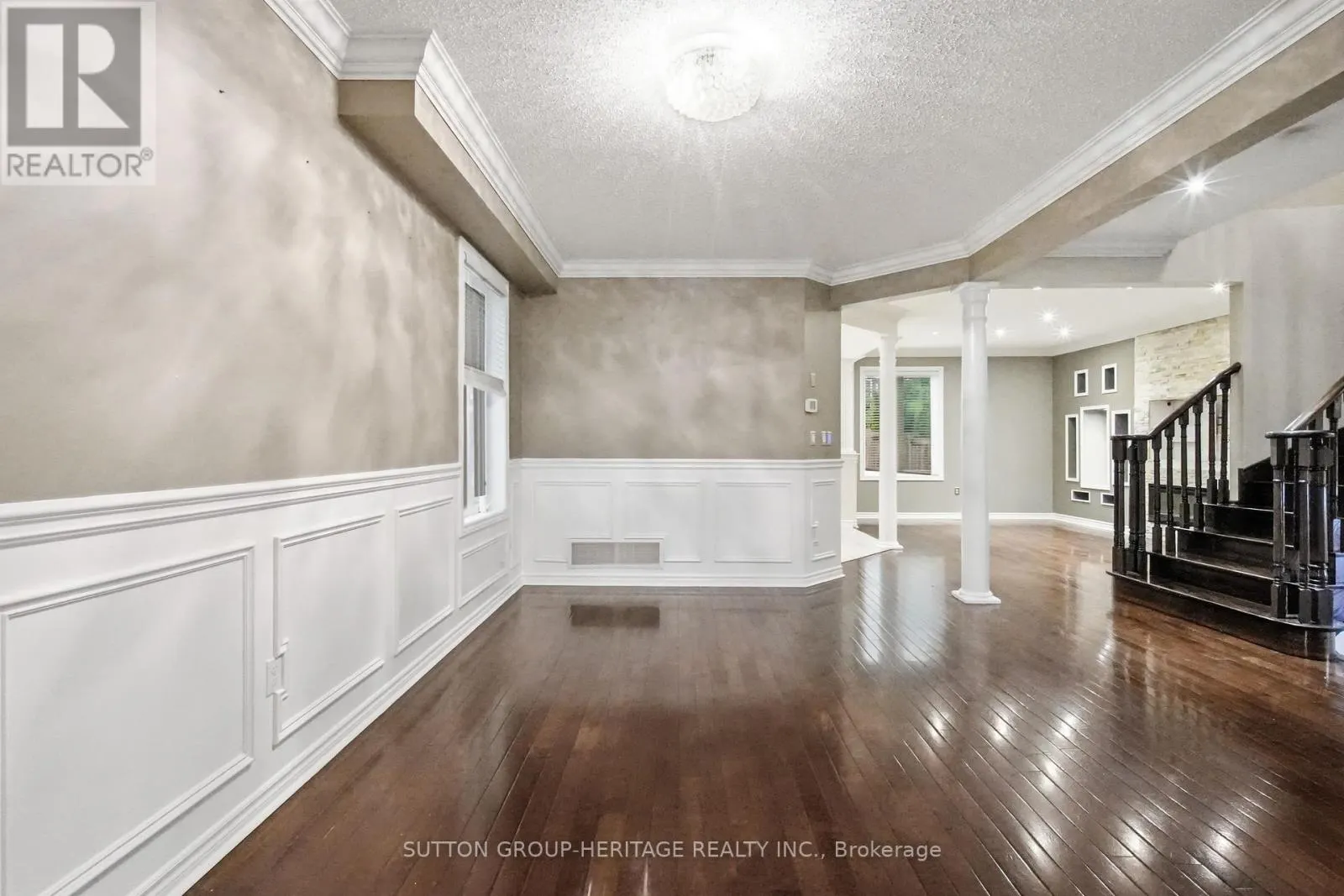 16 SHREWSBURY DRIVE