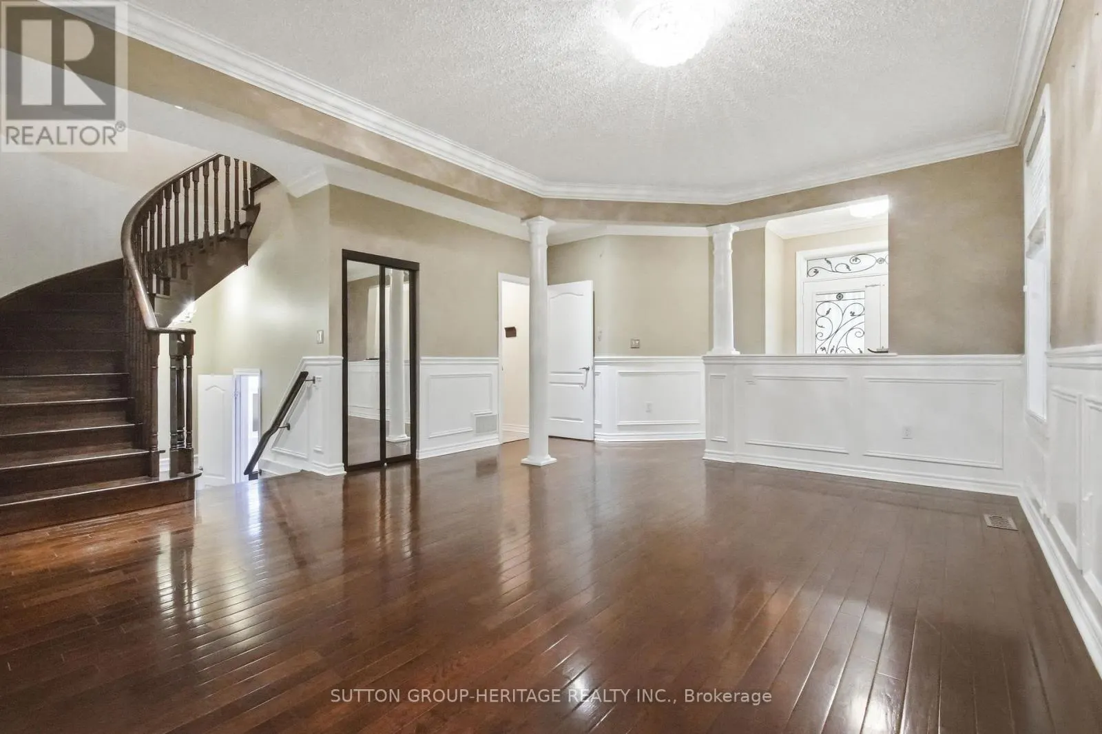16 SHREWSBURY DRIVE