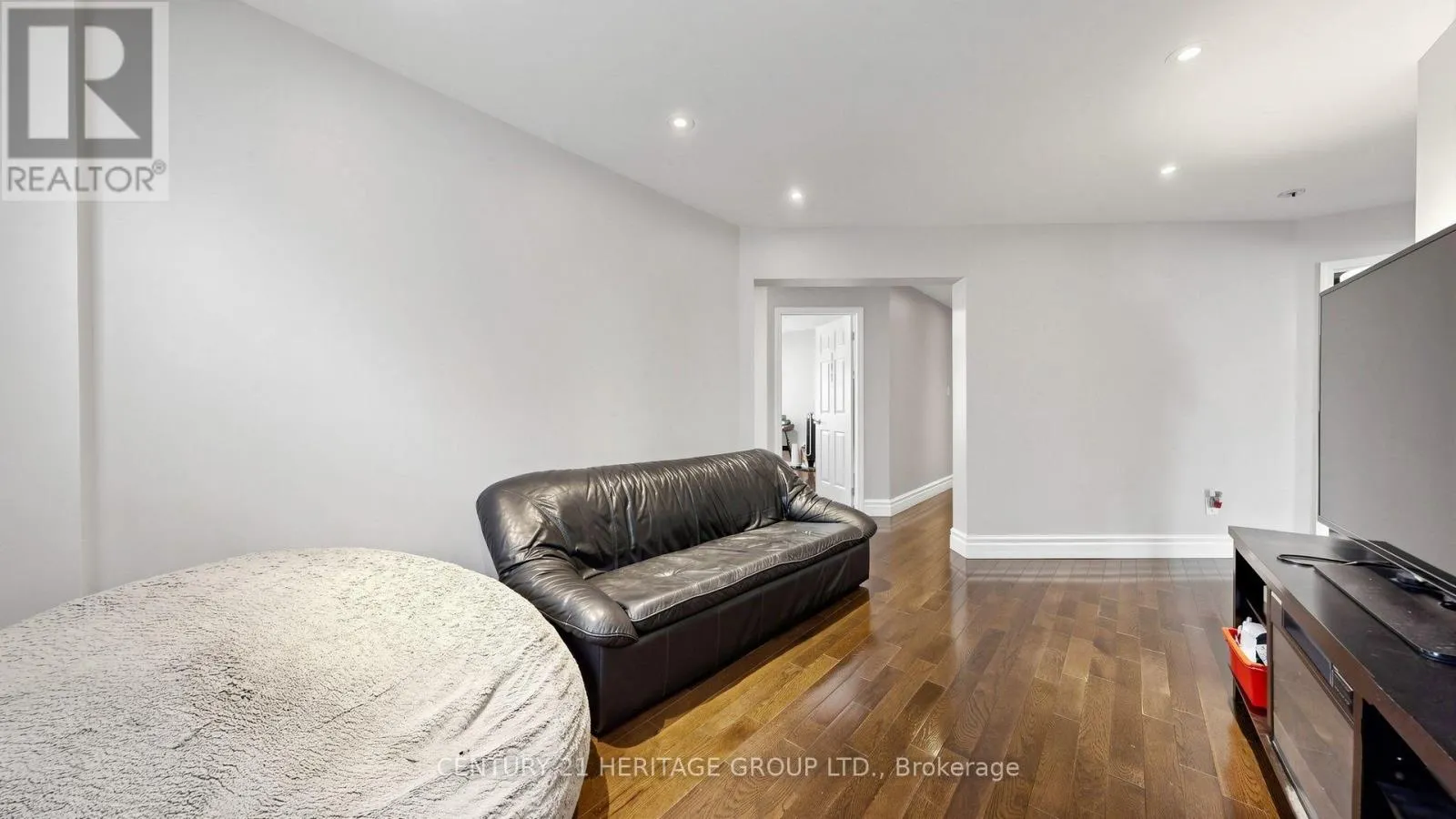 27 BYRAM DOWNS STREET