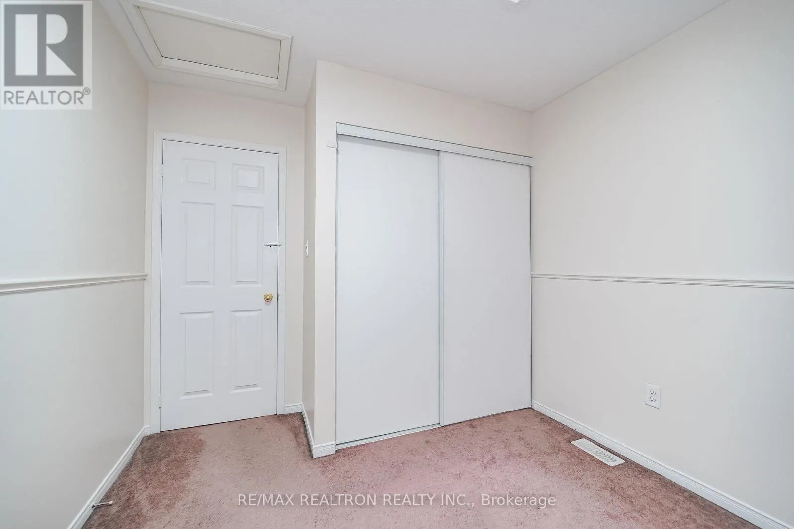 15 BLUNDEN ROAD