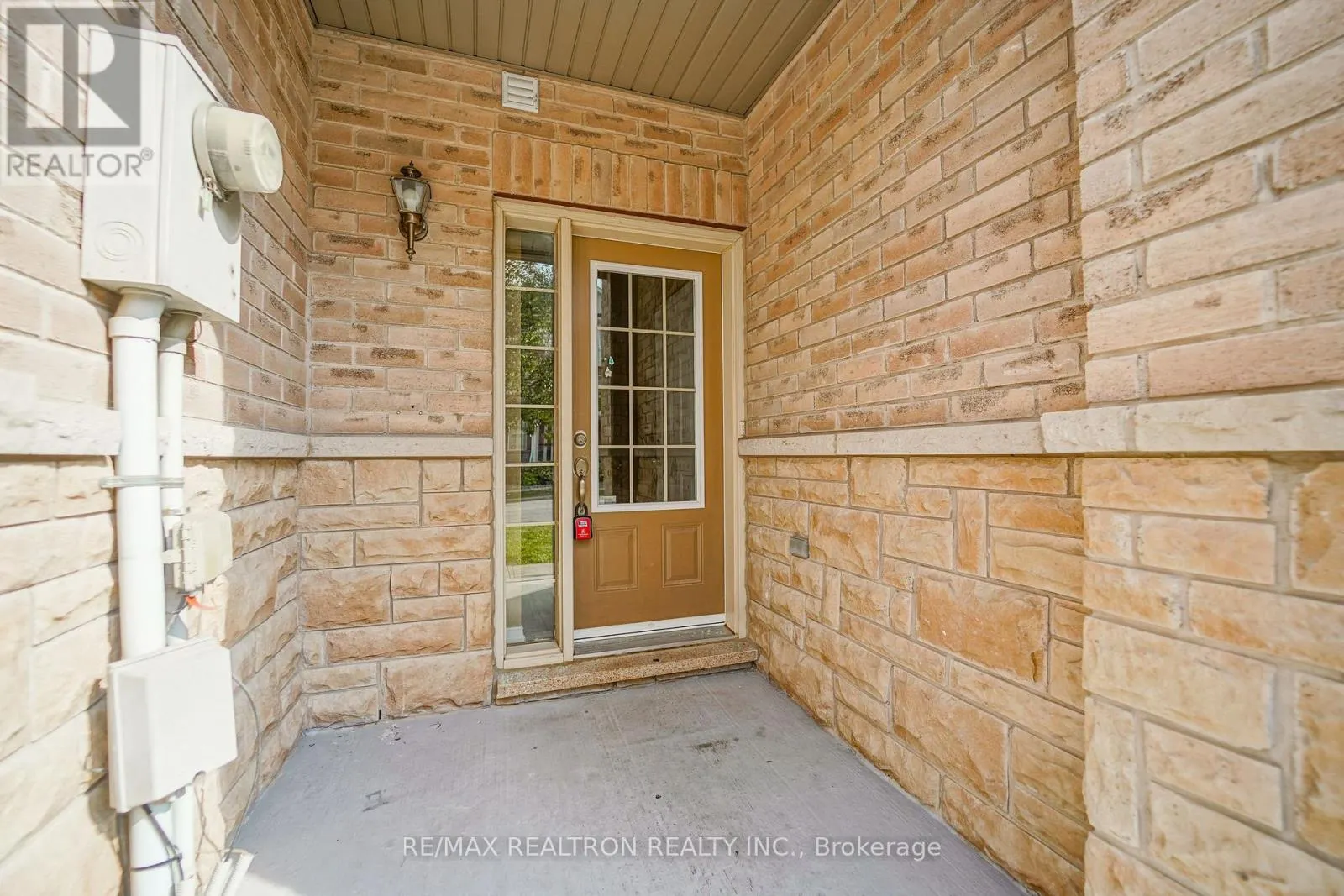 15 BLUNDEN ROAD