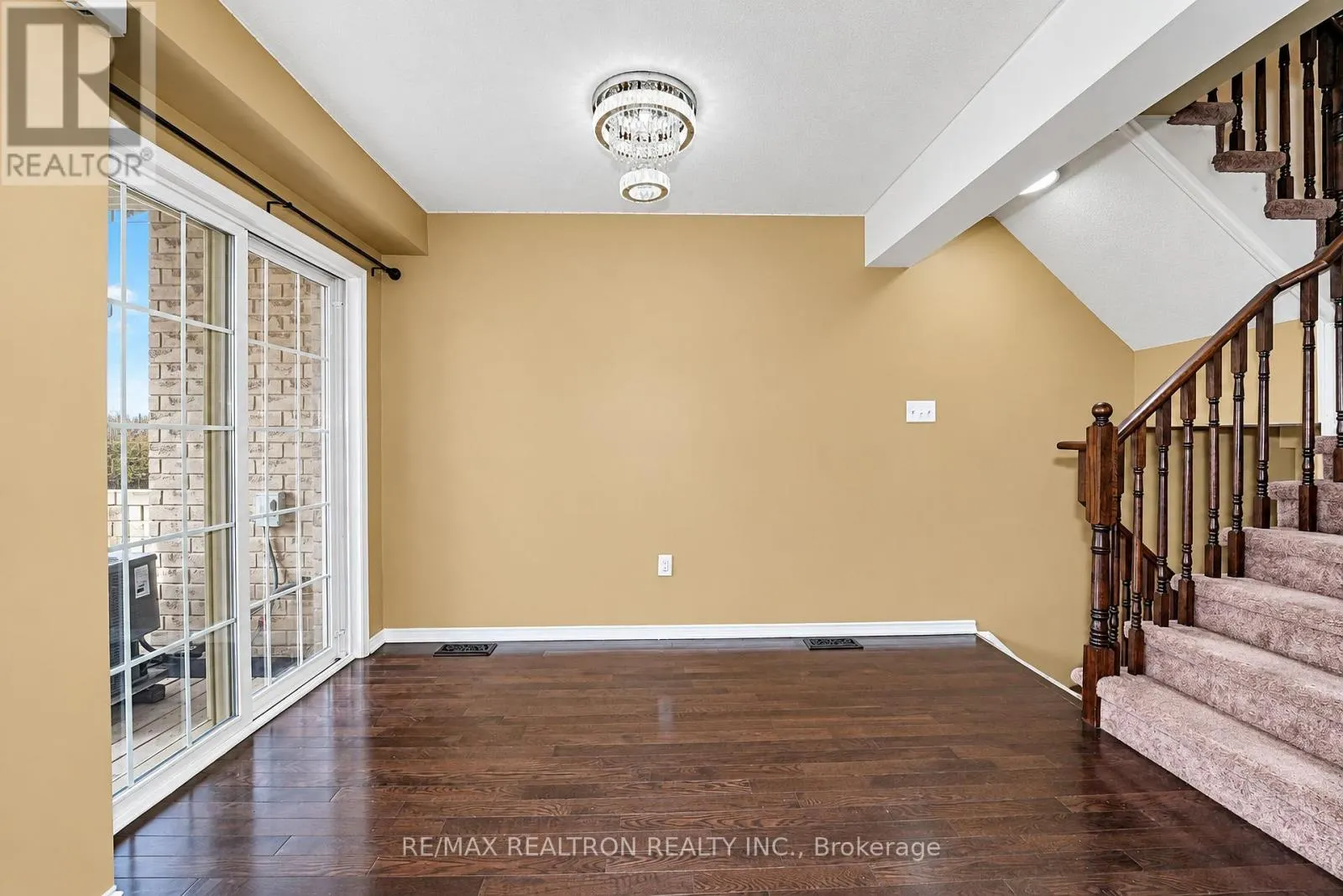 15 BLUNDEN ROAD