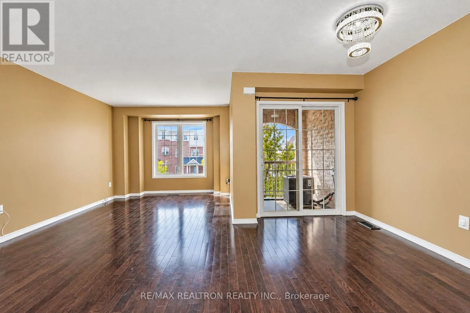 15 BLUNDEN ROAD