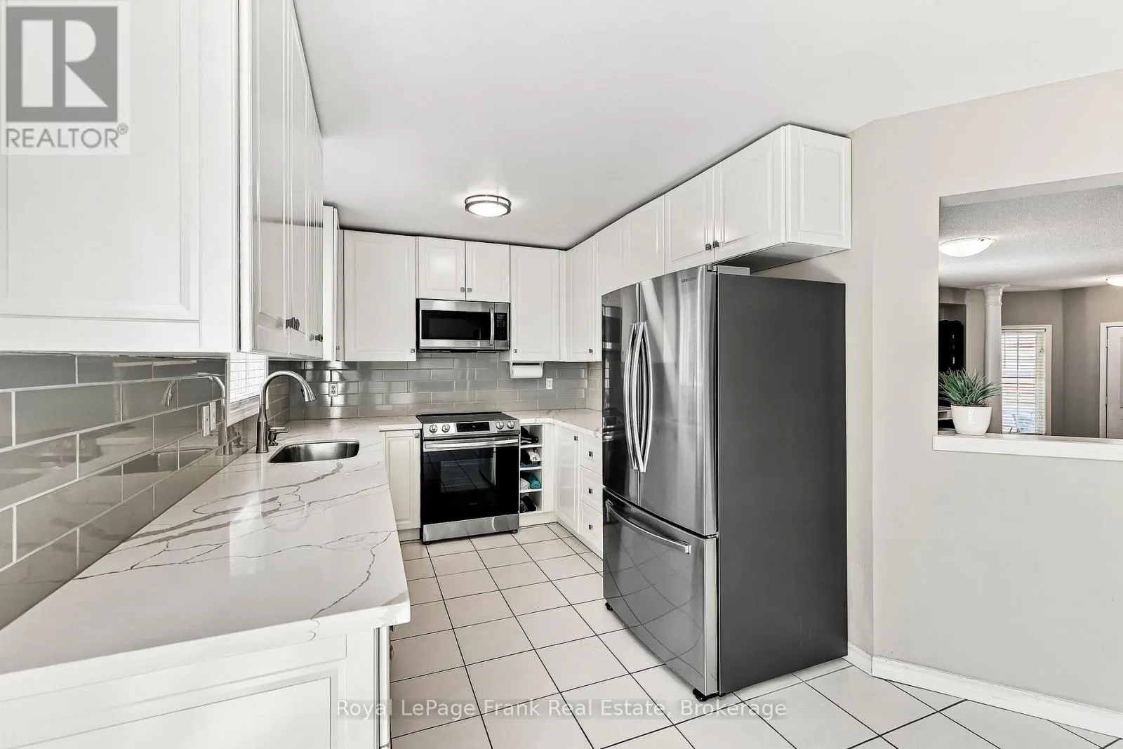 15 SPRUCEWOOD CRESCENT