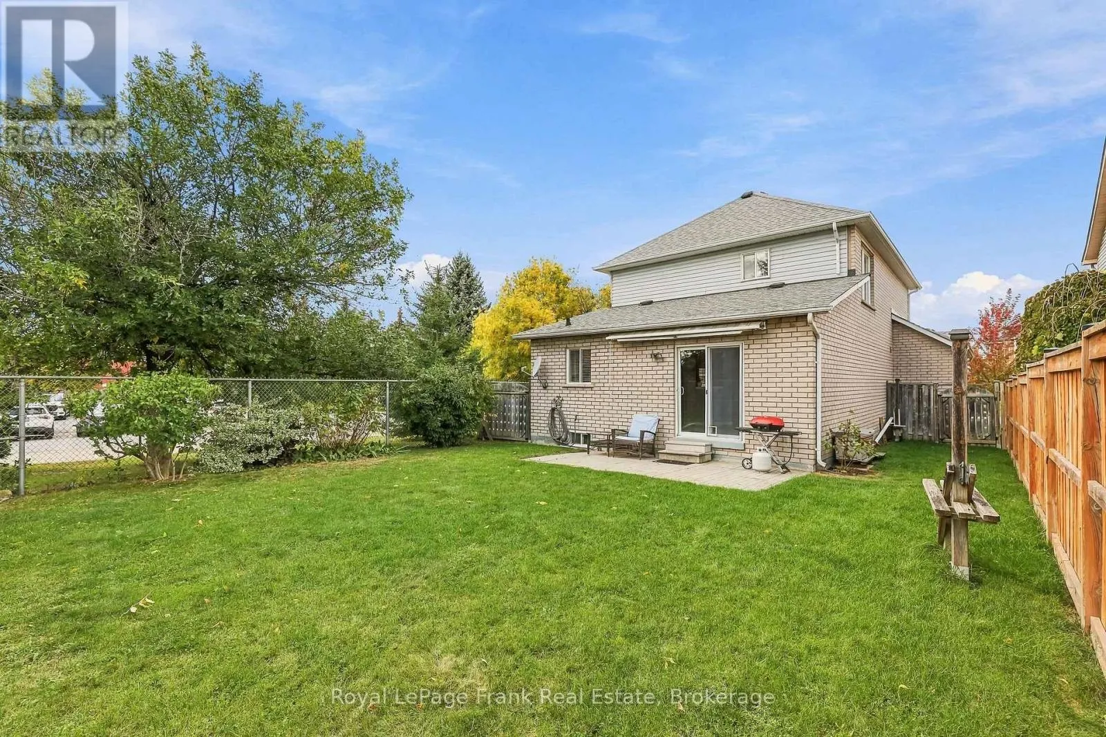15 SPRUCEWOOD CRESCENT