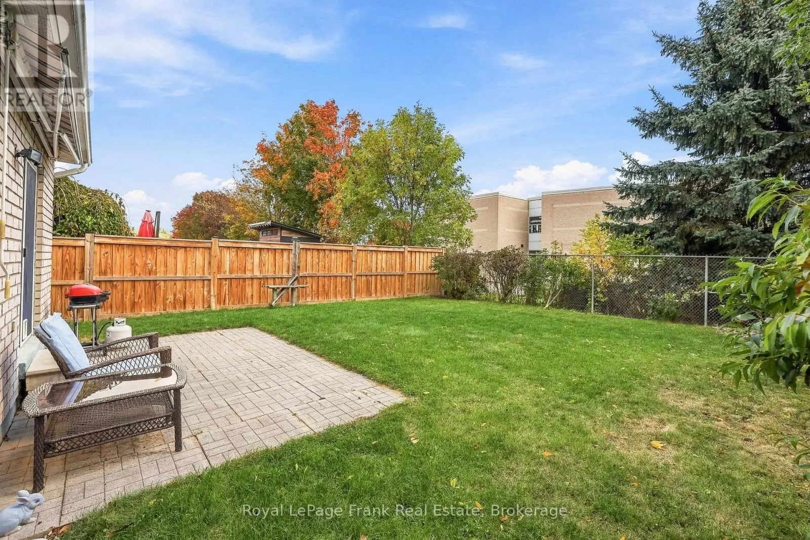 15 SPRUCEWOOD CRESCENT