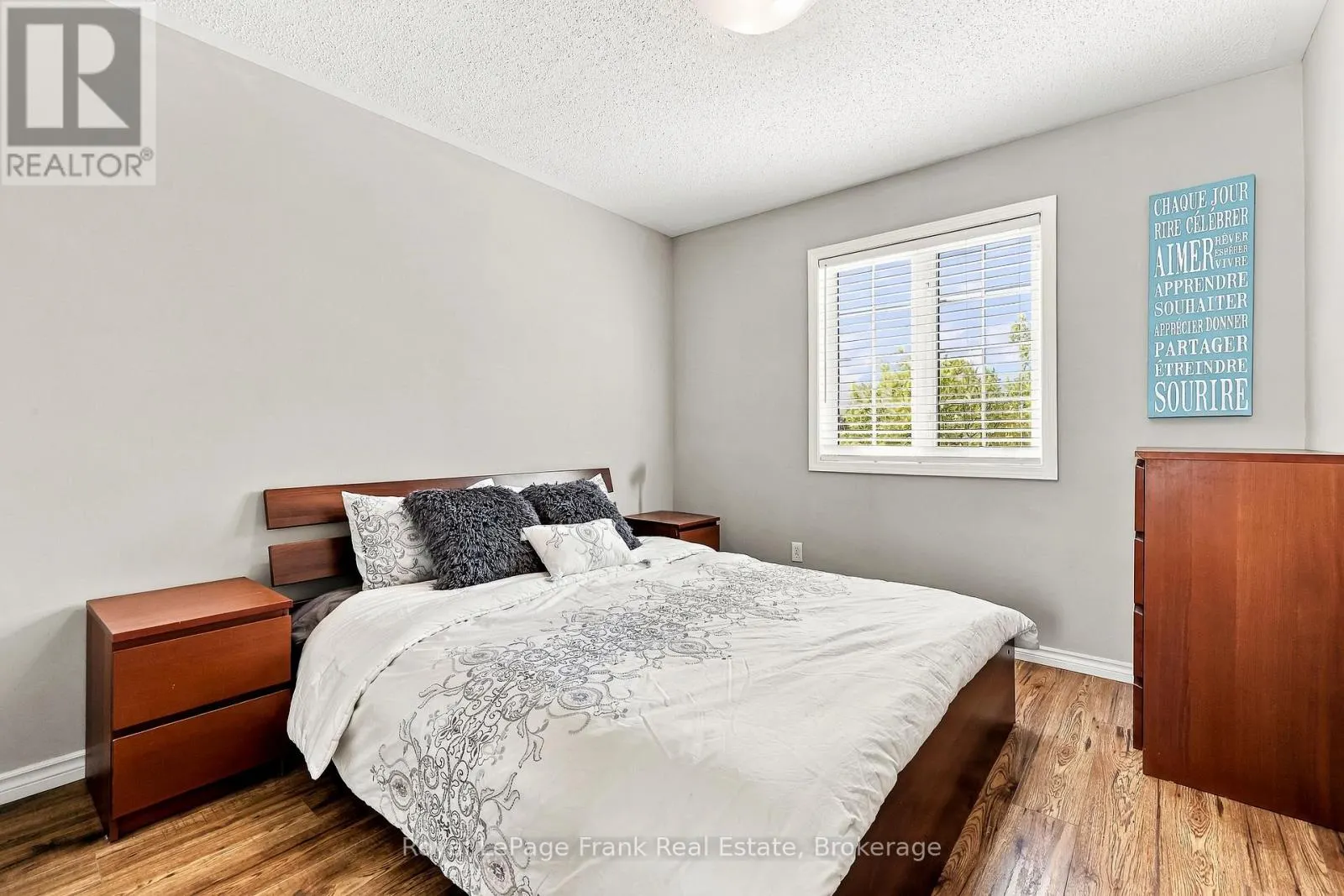 15 SPRUCEWOOD CRESCENT