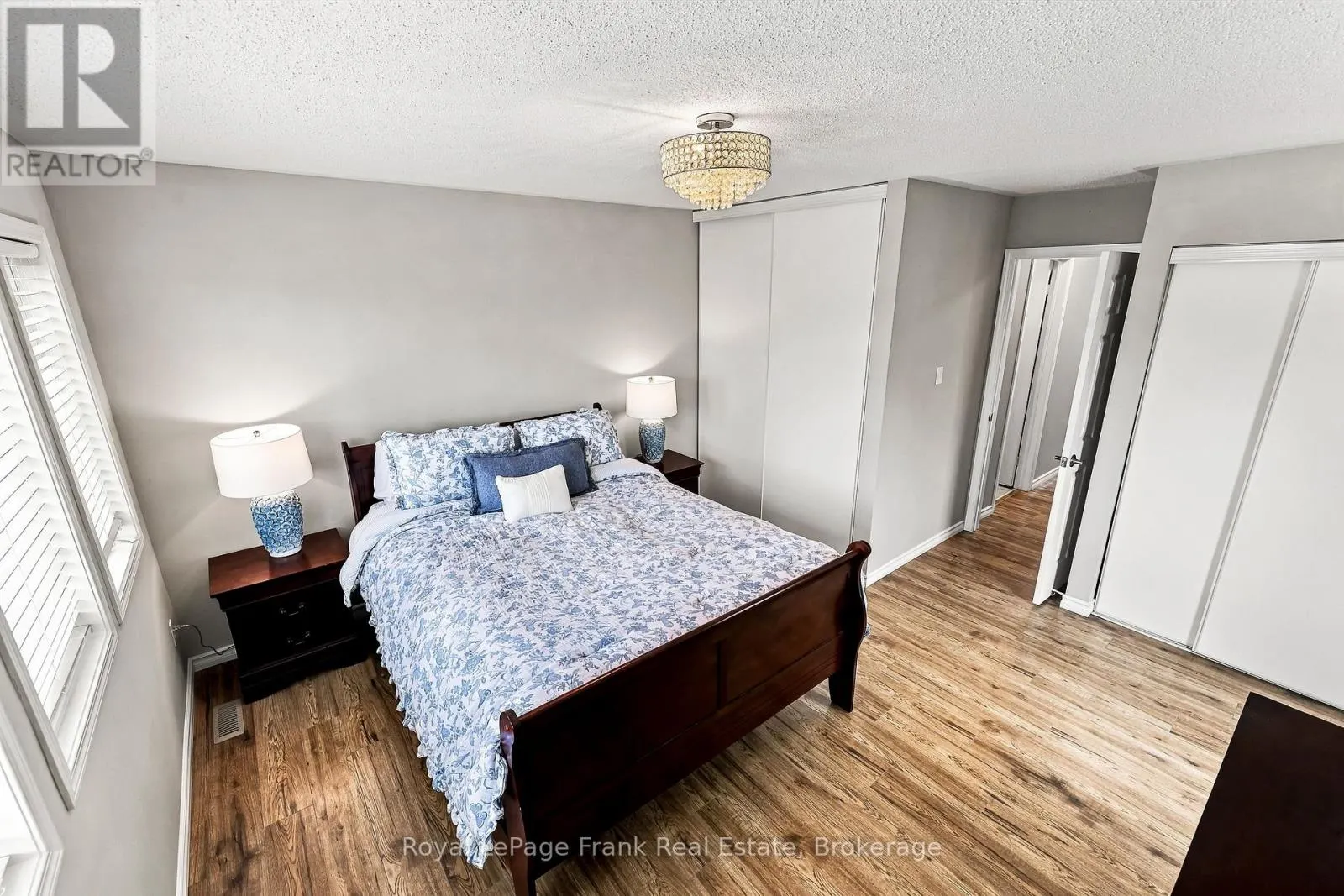 15 SPRUCEWOOD CRESCENT