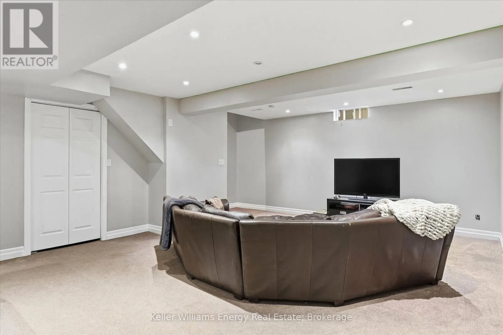 89 ROBERT ADAMS DRIVE