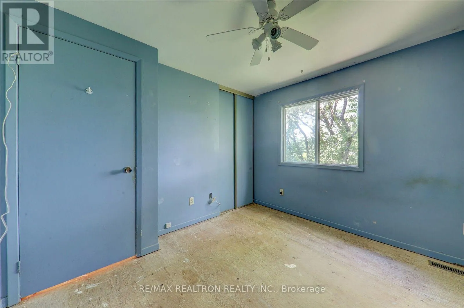 105 - 10 LIVONIA PLACE