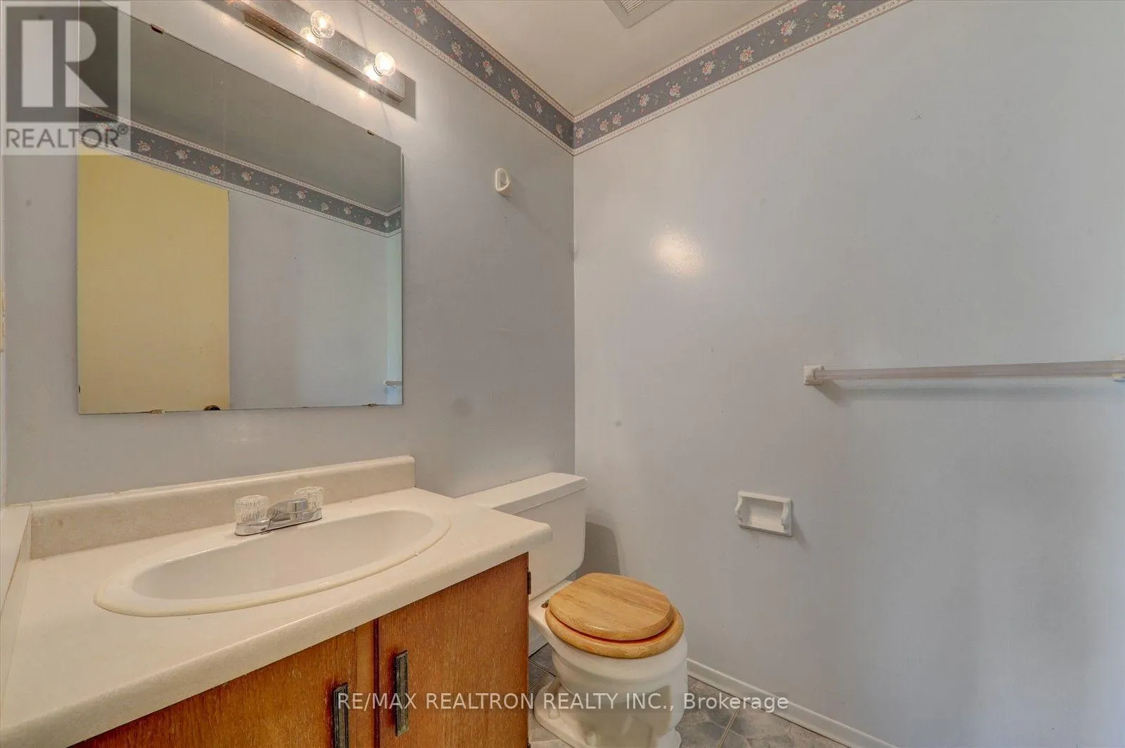 105 - 10 LIVONIA PLACE