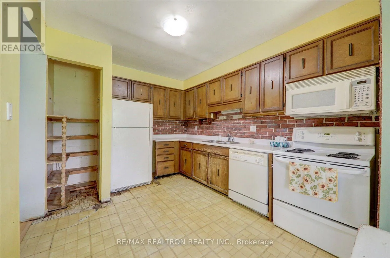 105 - 10 LIVONIA PLACE